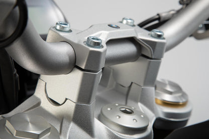 SW-MOTECH Elevador de manillar H=30 mm. Plateado. BMW F 850 GS/Adv F 900 GS.