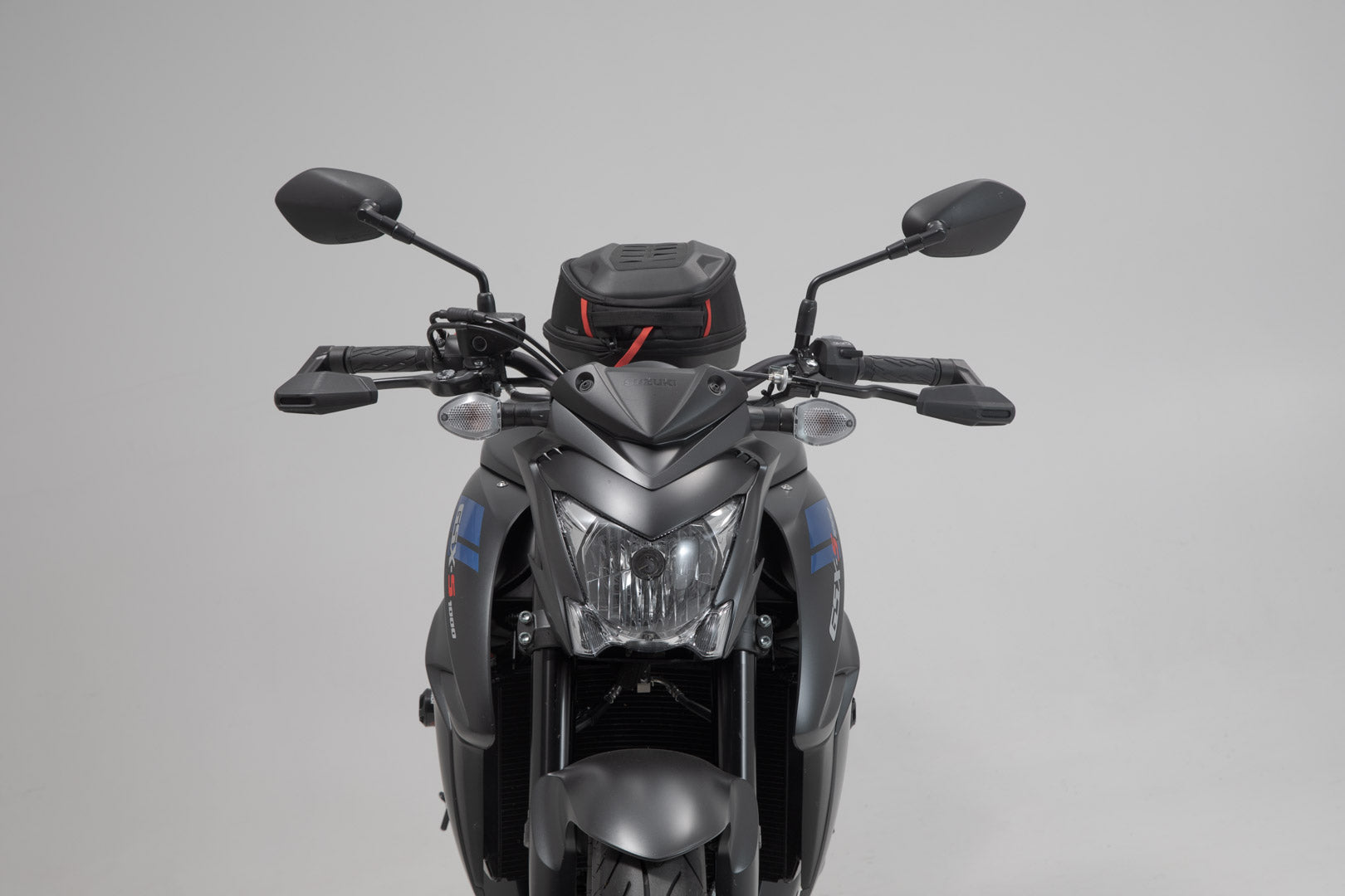 SW-MOTECH Protectores de maneta con deflector de aire Negro. Modelos Suzuki GSX-S.