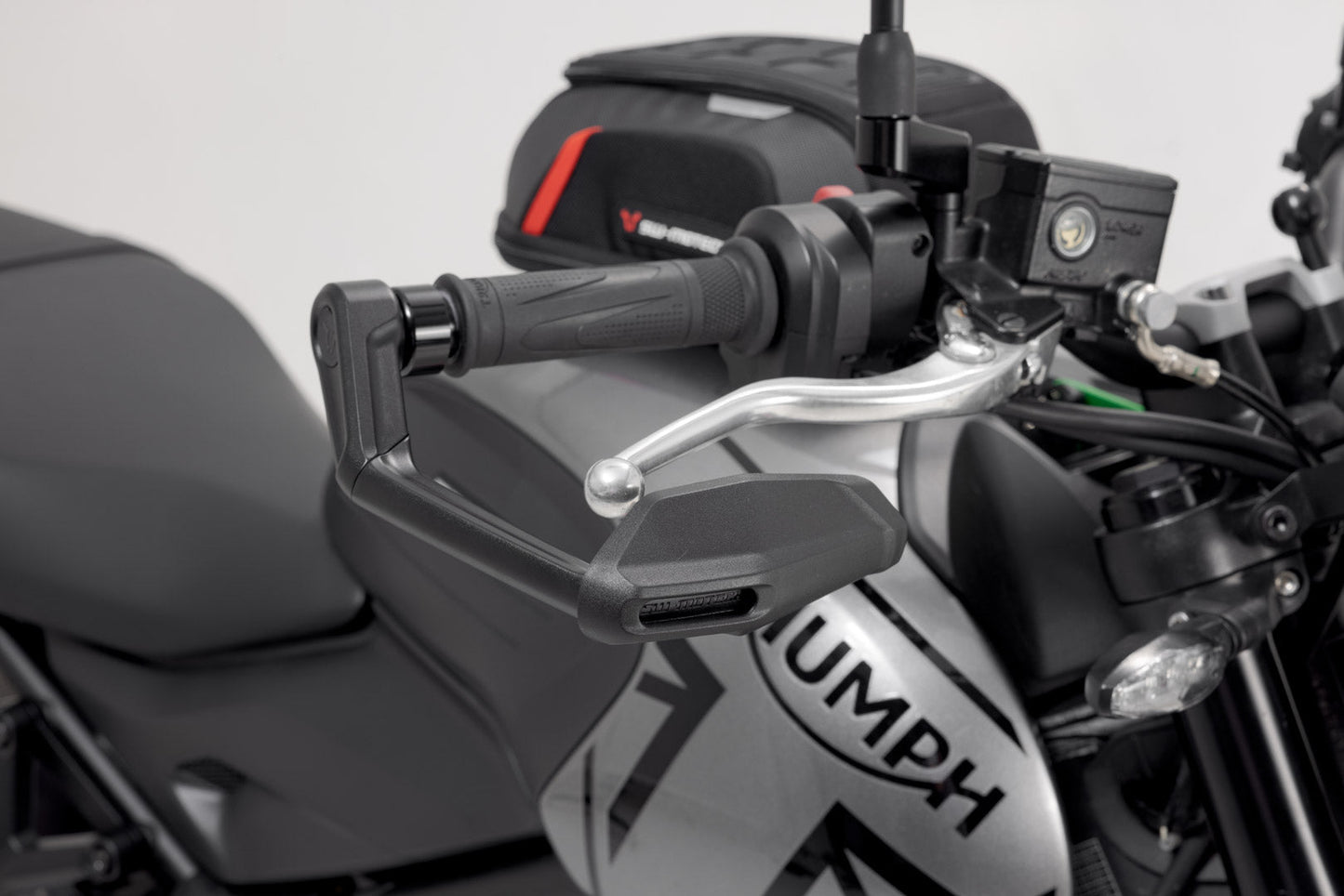 SW-MOTECH Protectores de maneta con deflector de aire Negro. Para modelos KTM / Triumph.
