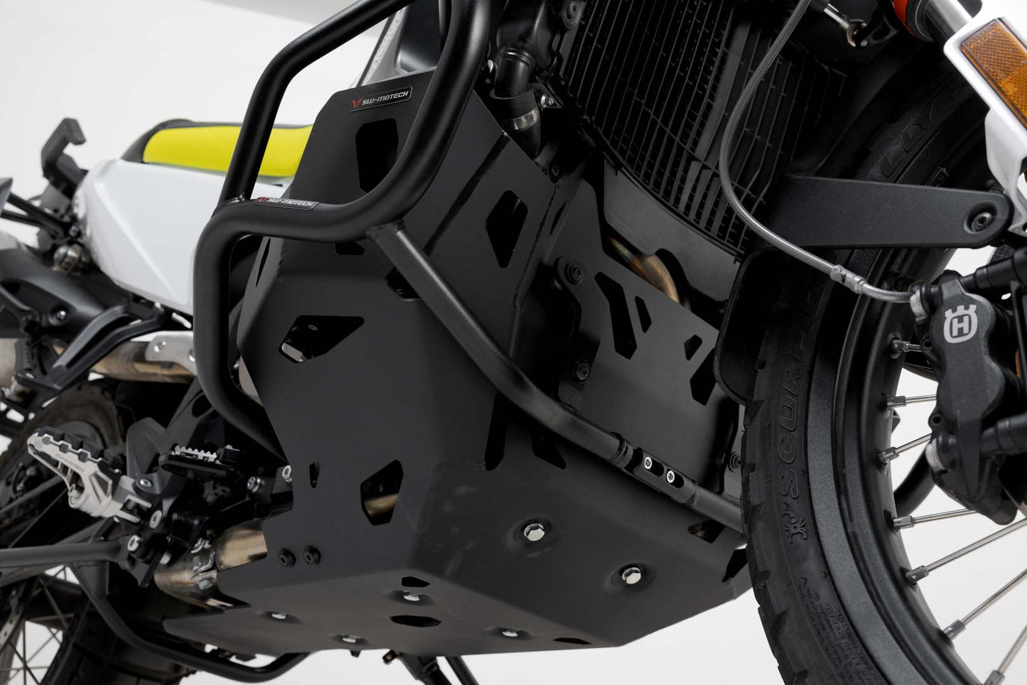 SW-MOTECH Protección del motor Negro. Husqvarna Norden 901/Norden 901 Expedit.
