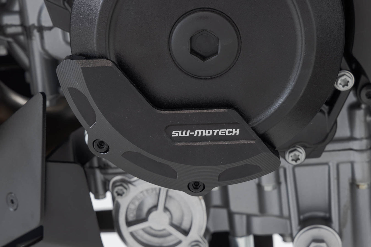 SW-MOTECH Protector de la tapa para la carcasa del motor Negro. KTM 990 Duke (23-).