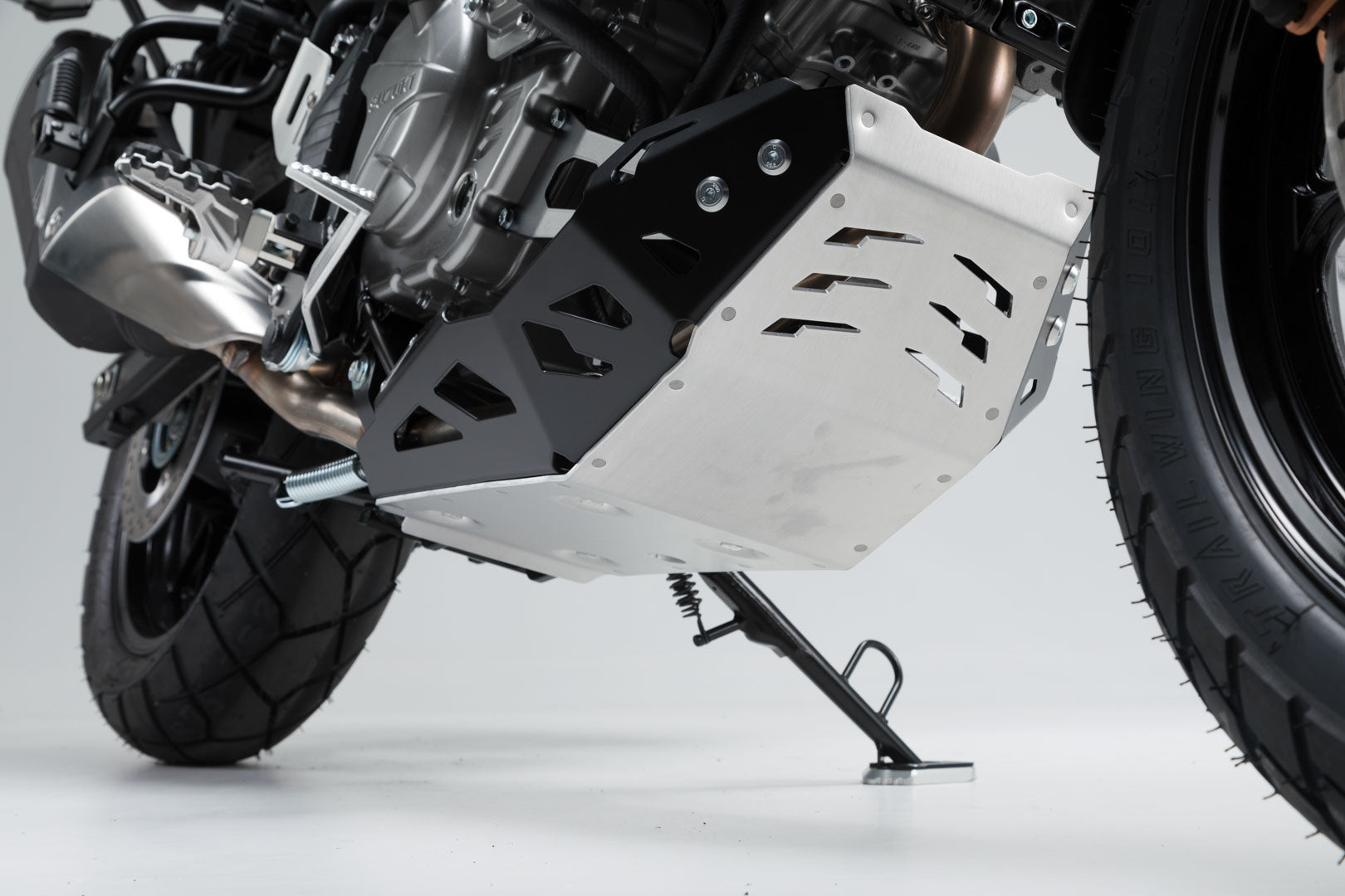 SW-MOTECH Protector de motor Negro/plateado. Suzuki DL650 (11-) / XT (15-).