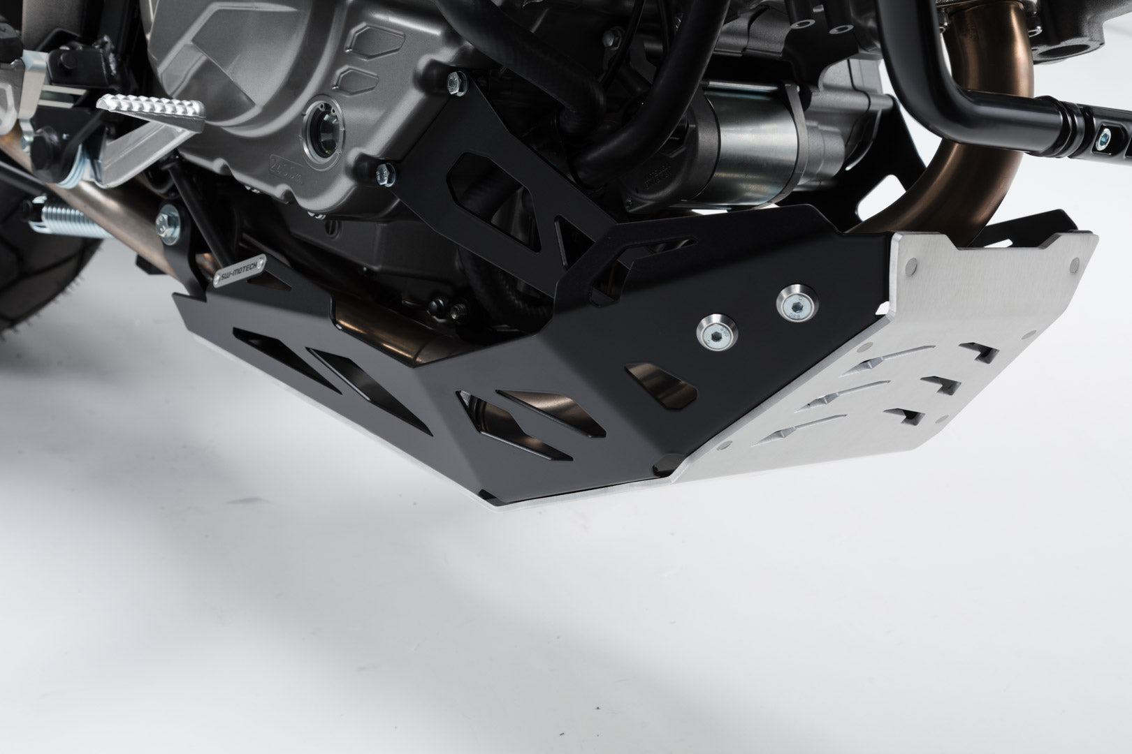SW-MOTECH Protector de motor Negro/plateado. Suzuki DL650 (11-) / XT (15-).