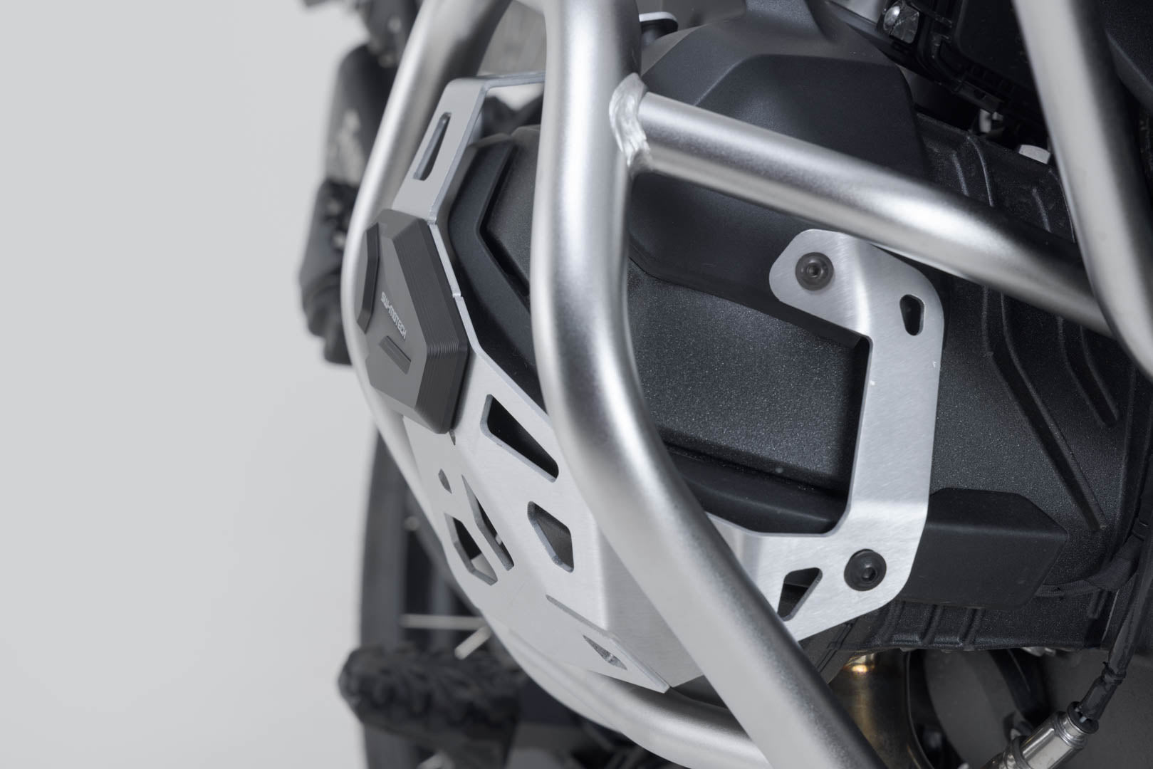 SW-MOTECH Protector de los cilindros Negro/plateado. BMW R 1300 GS R 1300 R/RS.