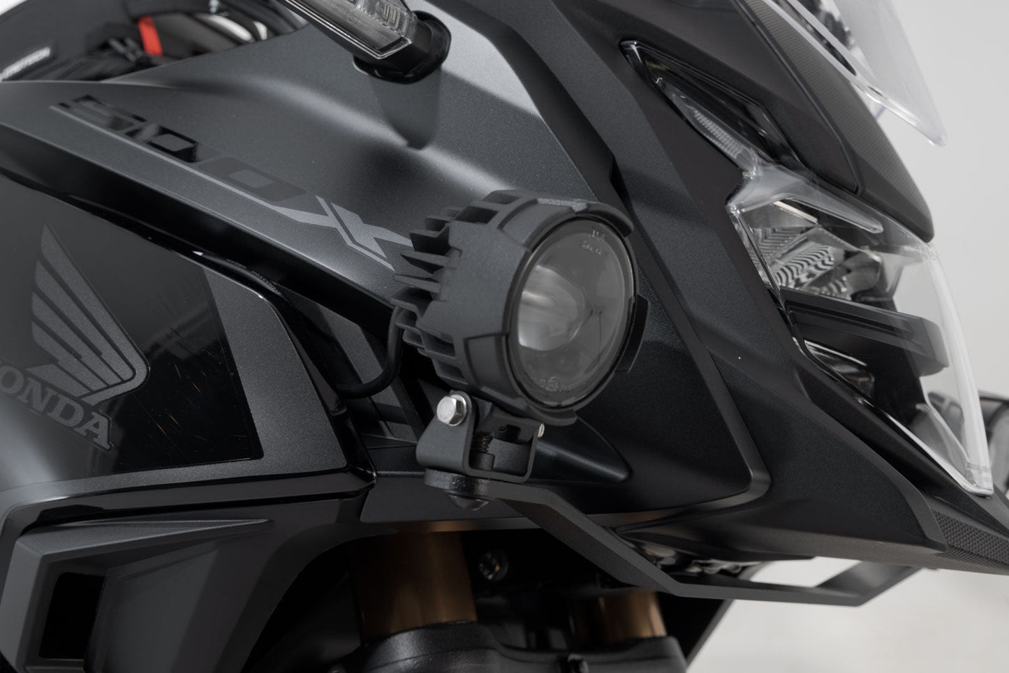 SW-MOTECH Soporte para luces Negro. Honda CB500X (18-) NX500 (23-).