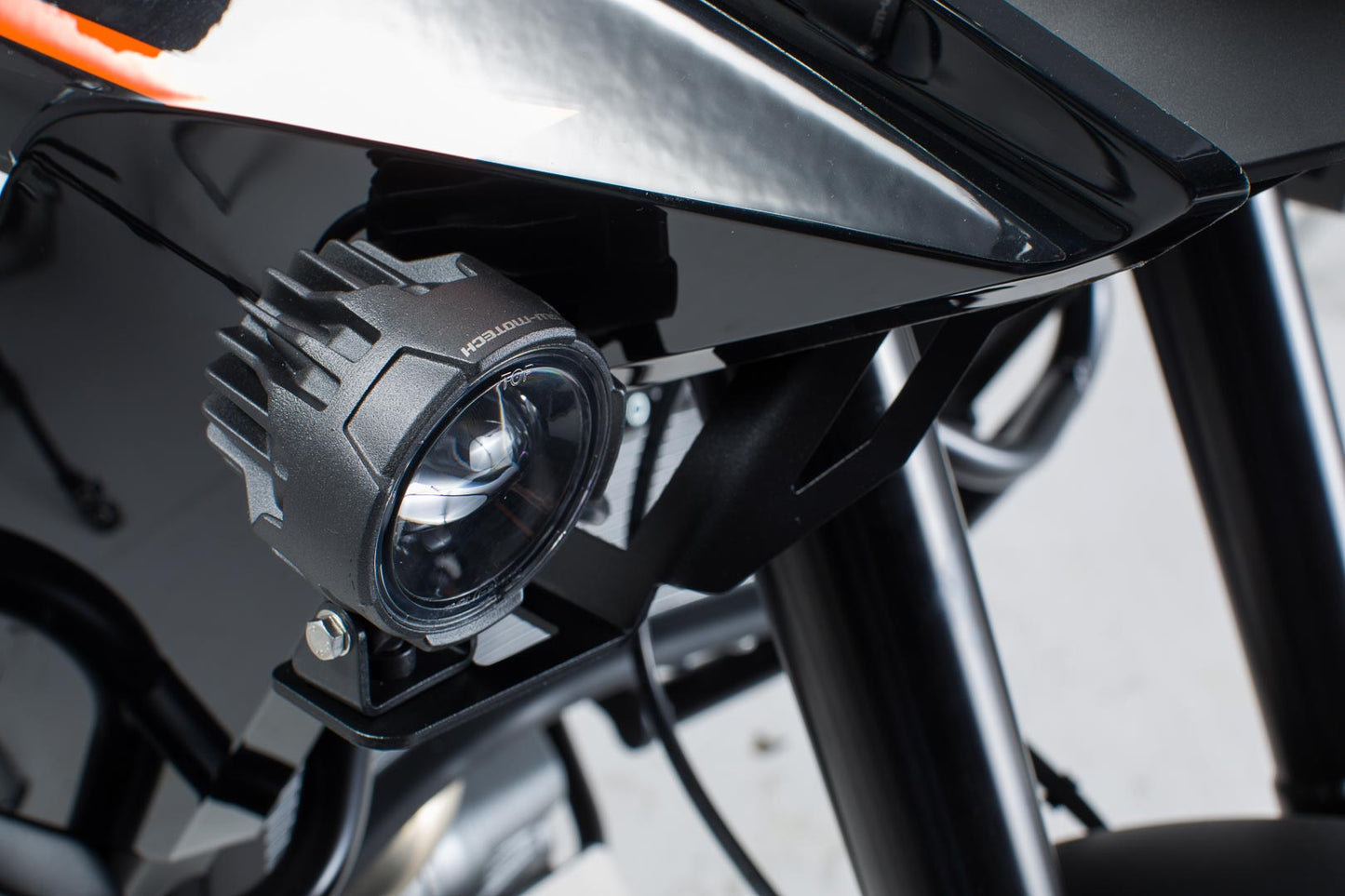 SW-MOTECH Soportes para luces Negro. KTM 1050/1090 Adv. 1190 Adv./R.