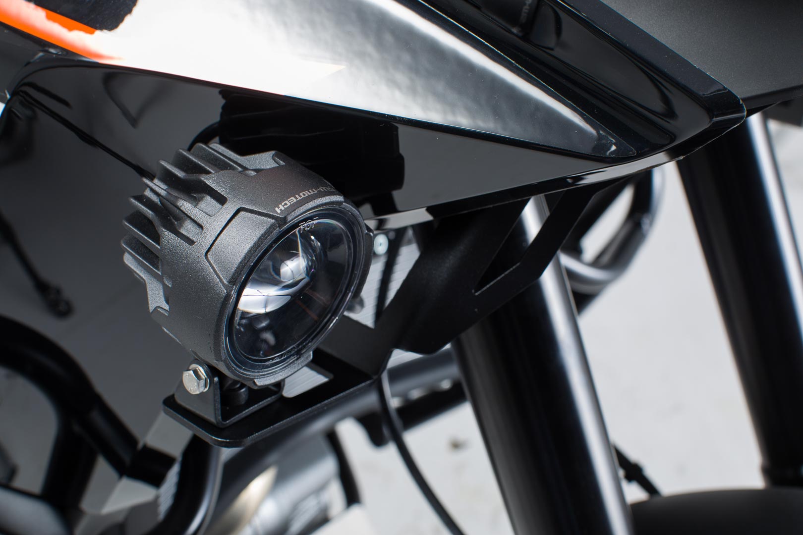SW-MOTECH Soportes para luces Negro. KTM 1050/1090 Adv. 1190 Adv./R.
