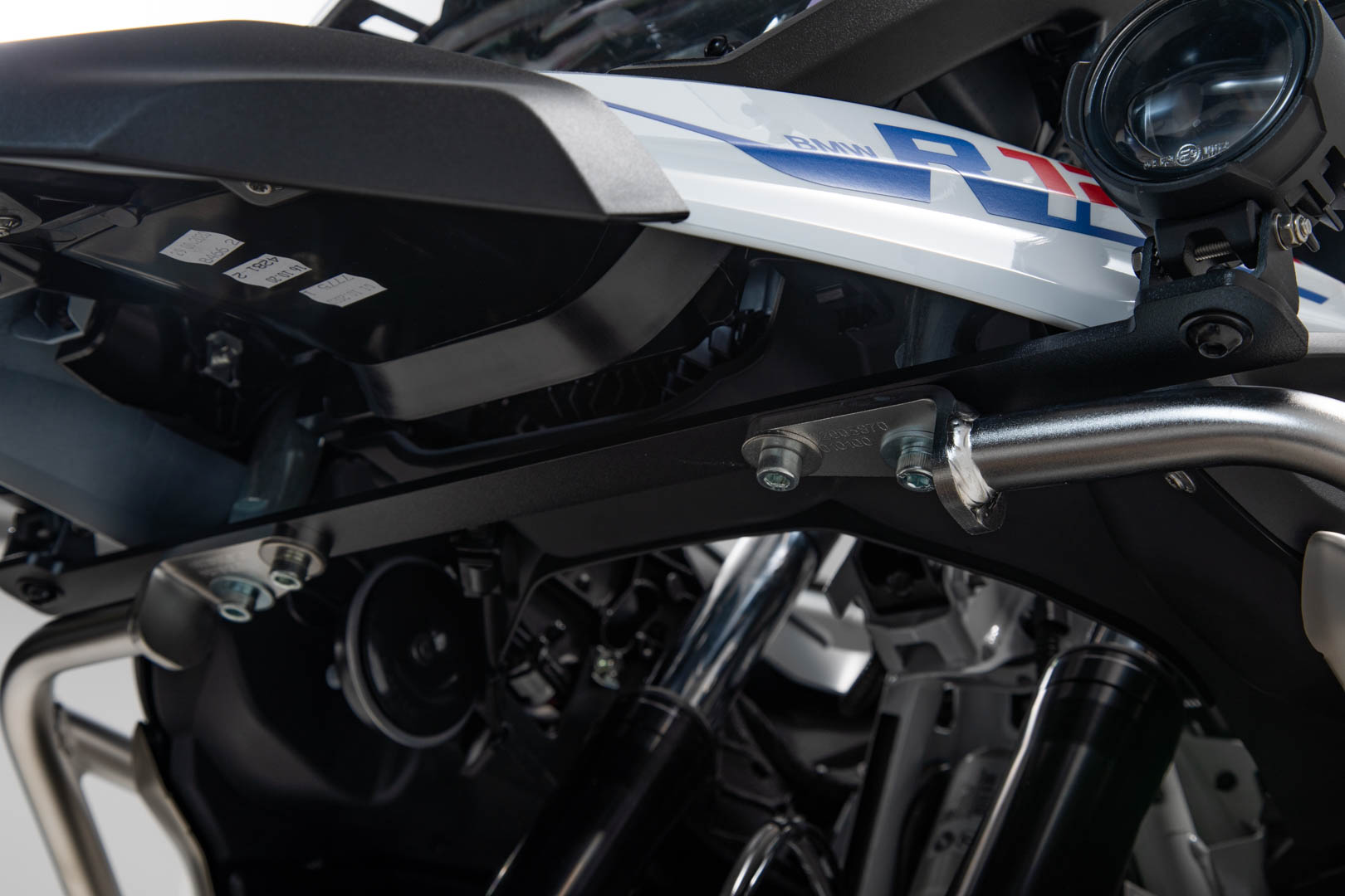SW-MOTECH Soportes para luces Negro. BMW R 1200 GS (12-18) R 1250 GS (18-).