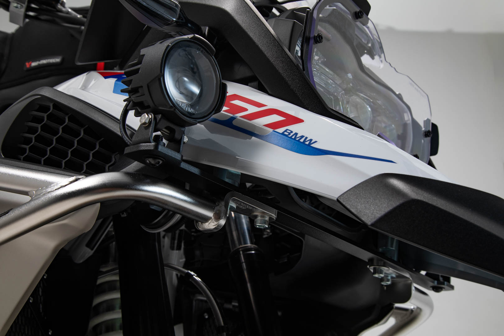 SW-MOTECH Soportes para luces Negro. BMW R 1200 GS (12-18) R 1250 GS (18-).