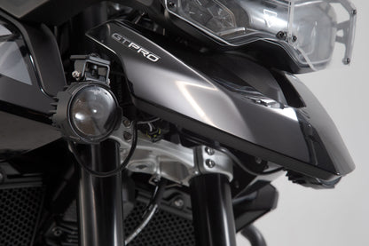 SW-MOTECH Soporte para luces Negro. Triumph Tiger 900/GT/Rally/Pro (19-23).
