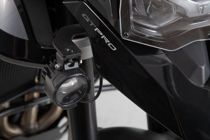 SW-MOTECH Soporte para luces Negro. Triumph Tiger 900/GT/Rally/Pro (19-23).
