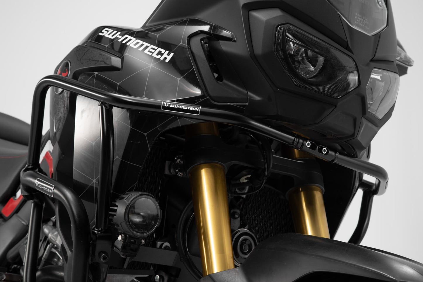 SW-MOTECH Protecciones superiores de motor Negro. Honda CRF1000L Africa Twin (15-).