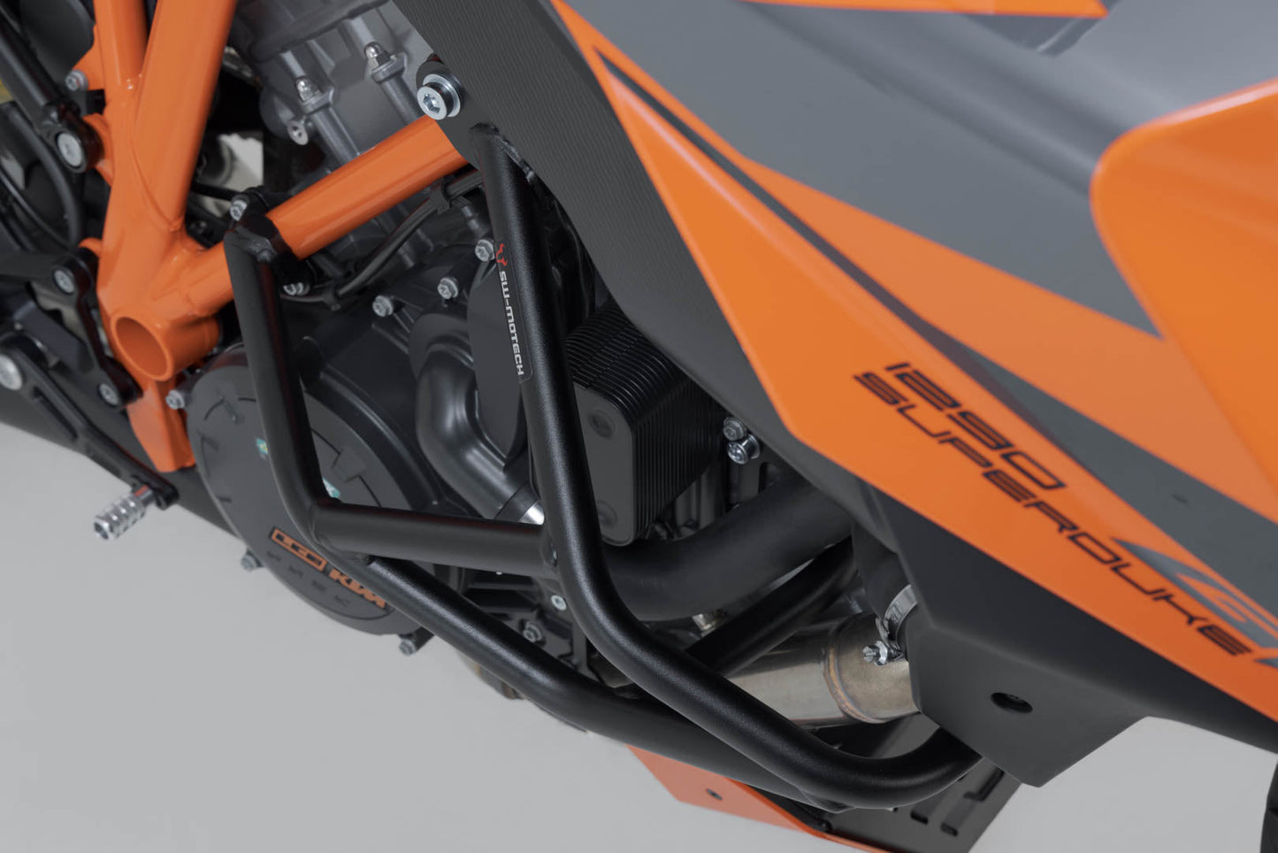 SW-MOTECH Protecciones laterales de motor Negro. KTM 1290 Super Duke R / GT.