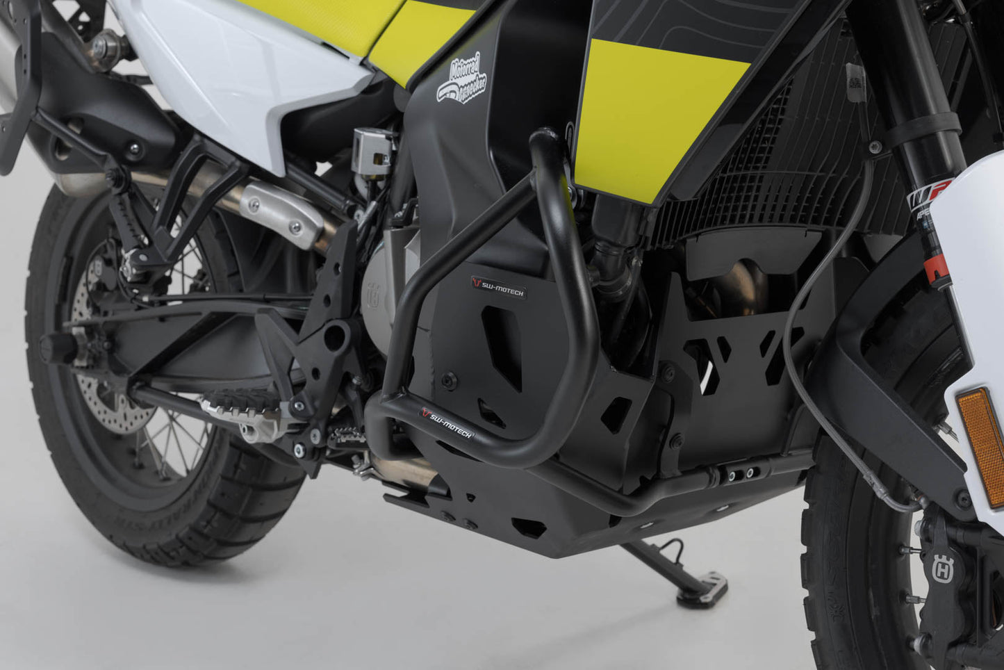 SW-MOTECH Protecciones laterales de motor Negro. KTM 790/890 Adv/R Husqvarna Norden 901.