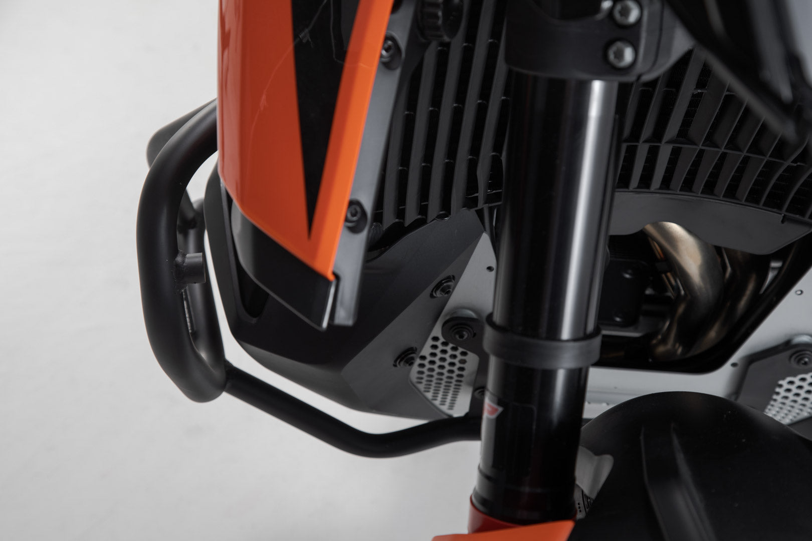 SW-MOTECH Protecciones laterales de motor Negro. KTM 790/890 Adv/R Husqvarna Norden 901.