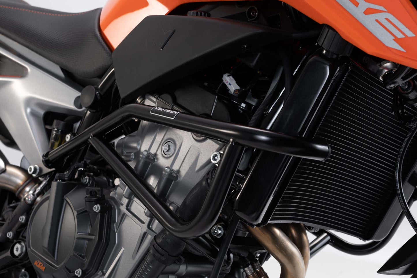 SW-MOTECH Protecciones laterales de motor Negro. KTM 790 Duke (18-) / 890 Duke R (19-).