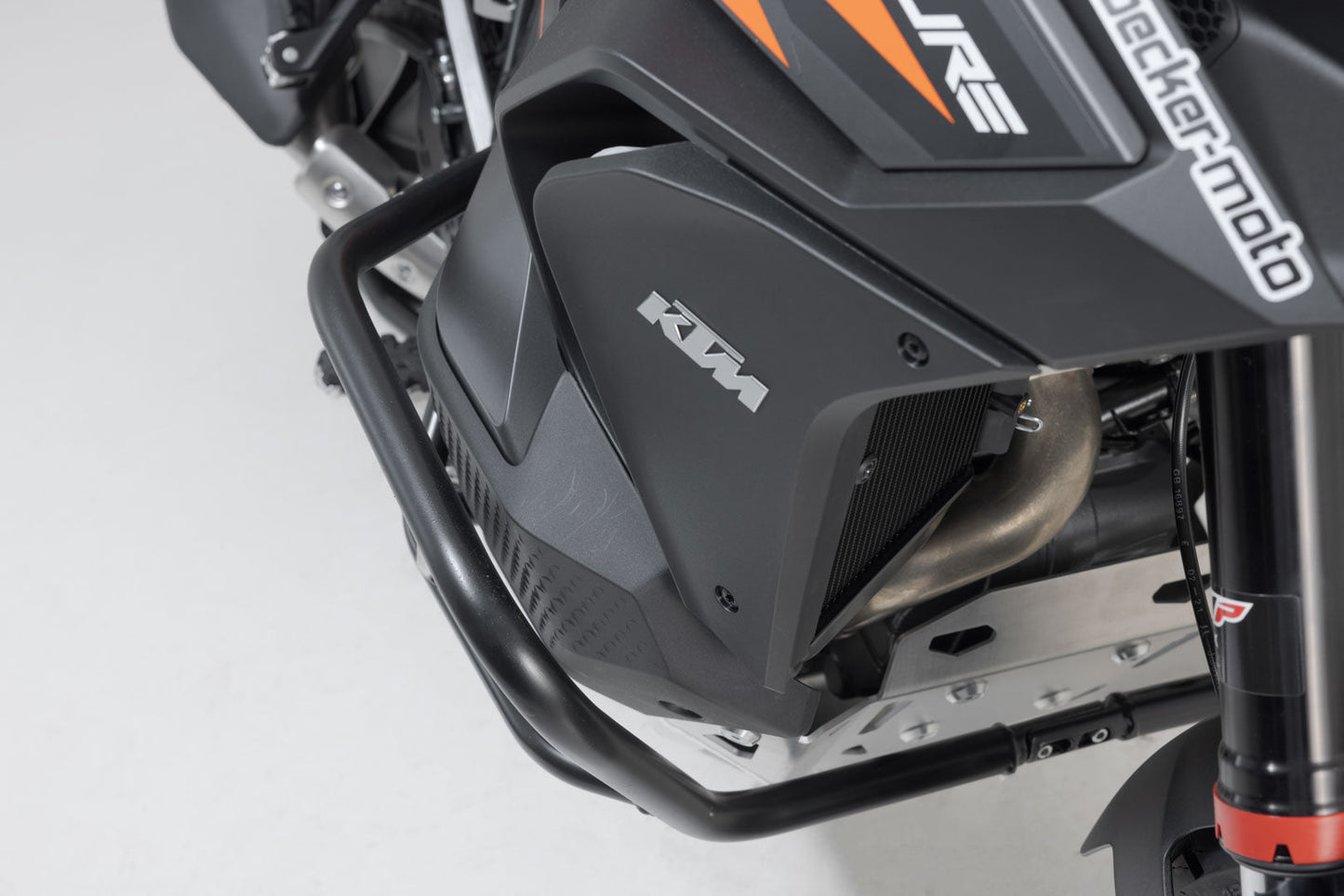 SW-MOTECH Protecciones laterales de motor Naranja. KTM 1290 / 1390 Super Adventure (21-).