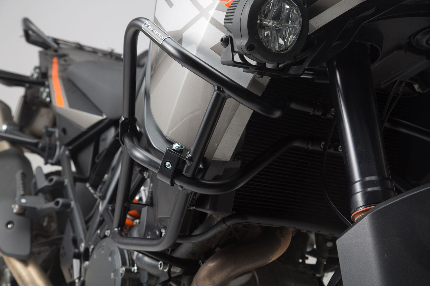 SW-MOTECH Protecciones sup. de motor para KTM original Negro. 1290 SAdv R / S (16-) 1090 Adv (16-).