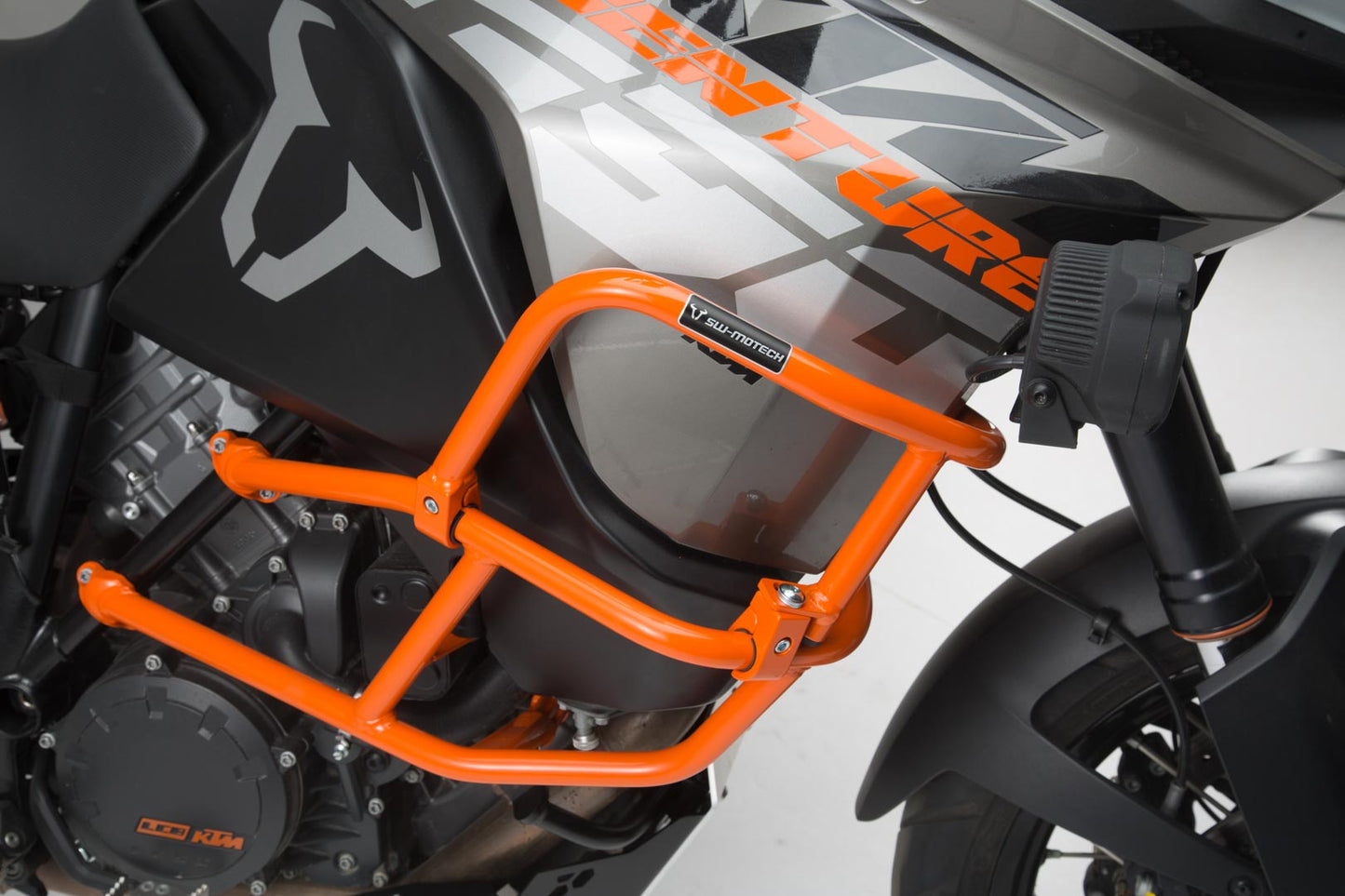 SW-MOTECH Protecciones sup. de motor para KTM original Naranja. 1290 SAdv R / S (16-) 1090 Adv (16-).