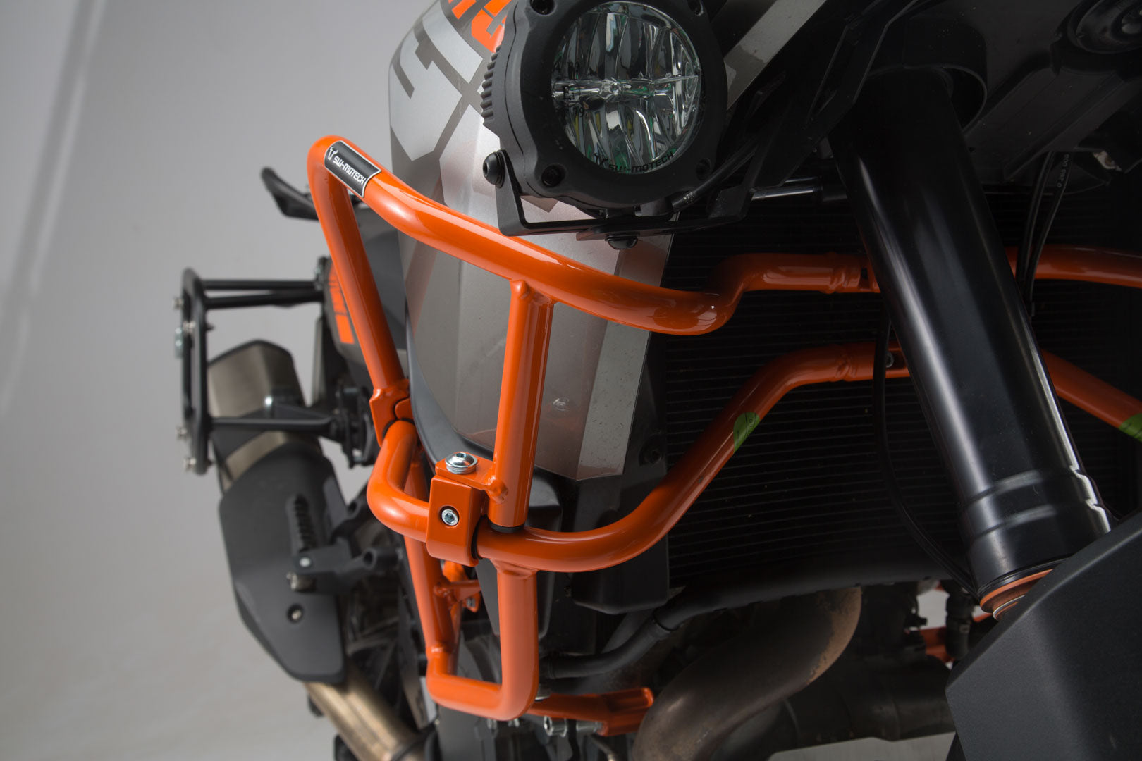 SW-MOTECH Protecciones sup. de motor para KTM original Naranja. 1290 SAdv R / S (16-) 1090 Adv (16-).