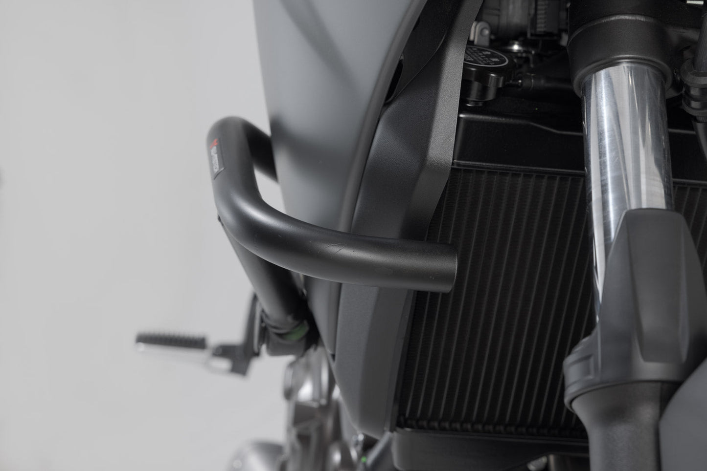 SW-MOTECH Protecciones laterales de motor Negro. Yamaha MT-07 / Tracer Tracer 7 / GT.