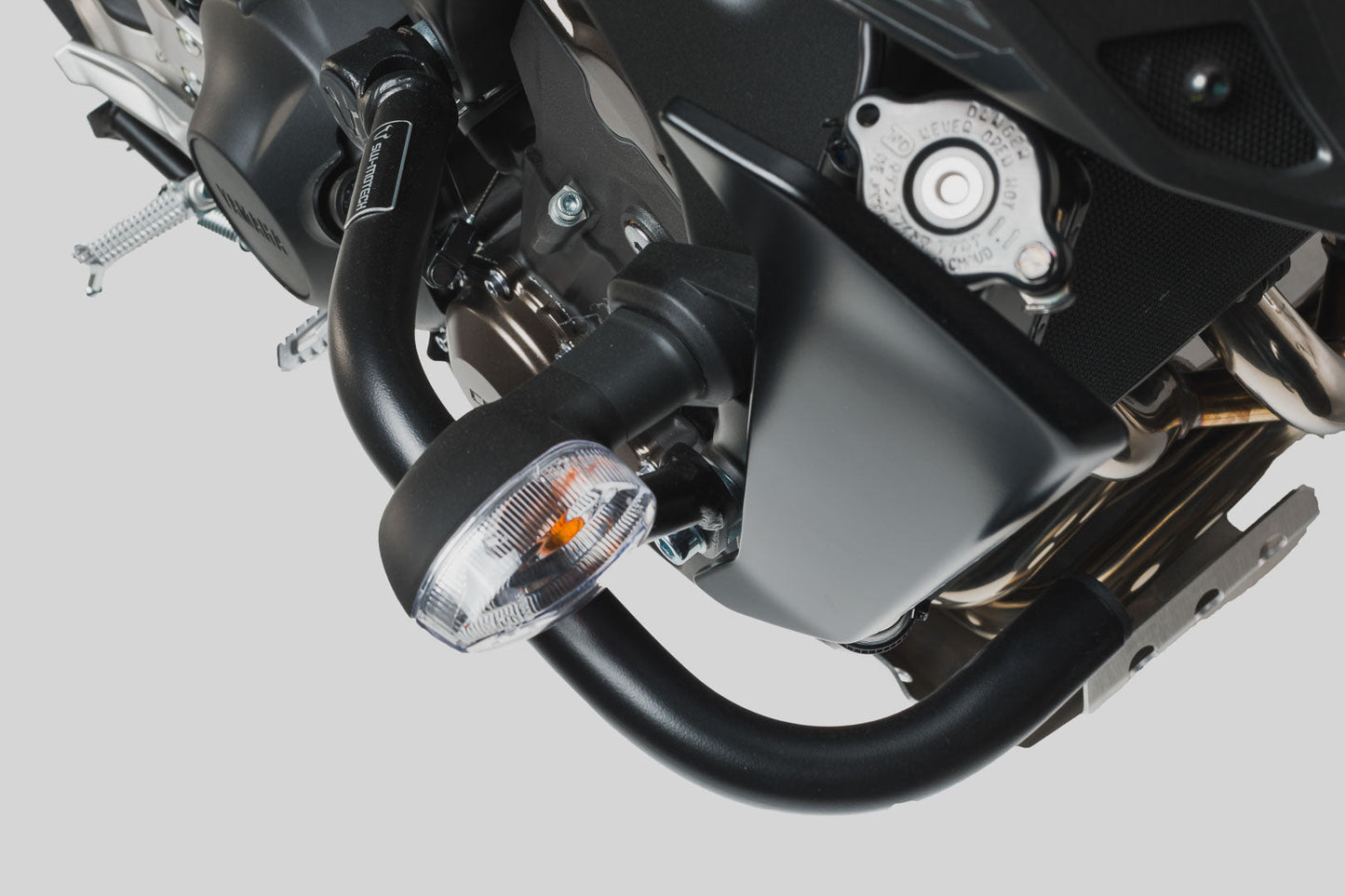 SW-MOTECH Protecciones laterales de motor Negro. Yamaha MT-09 (16-20) / SP (17-20).