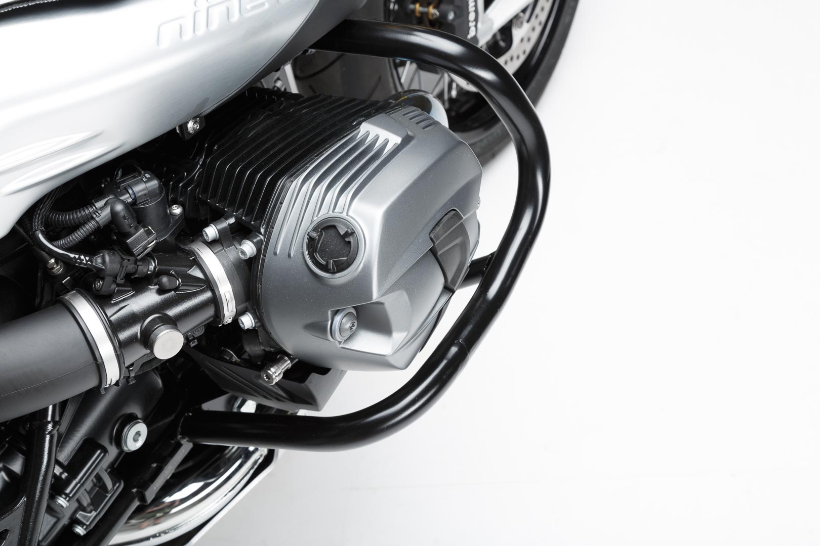 SW-MOTECH Protecciones laterales de motor Negro. Modelos BMW R nineT (14-).