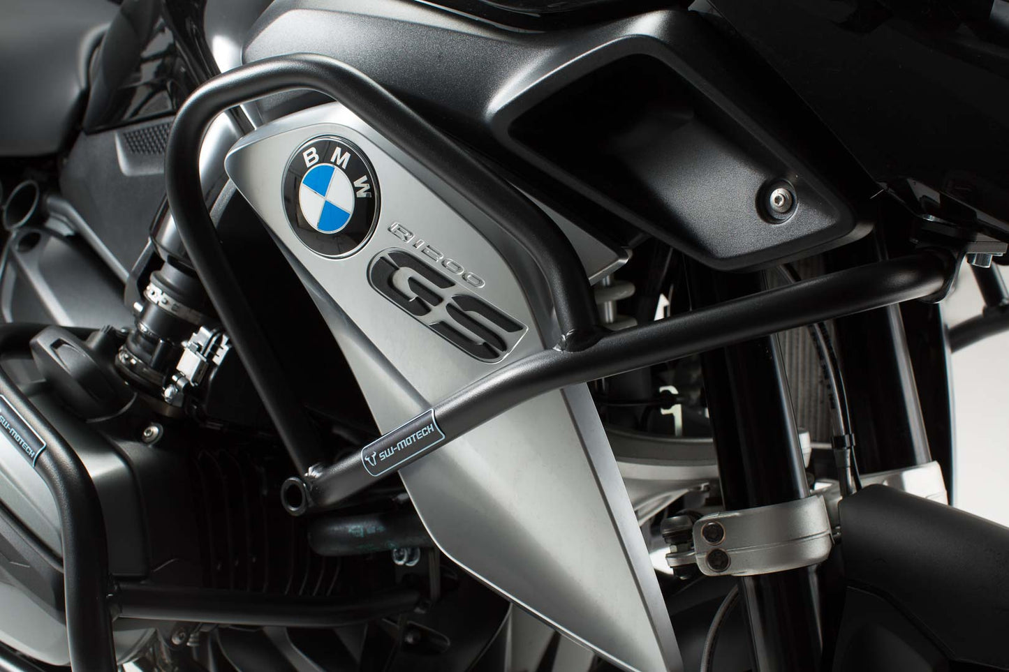 SW-MOTECH Protecciones superiores de motor Negro. BMW R 1200 GS (12-16).