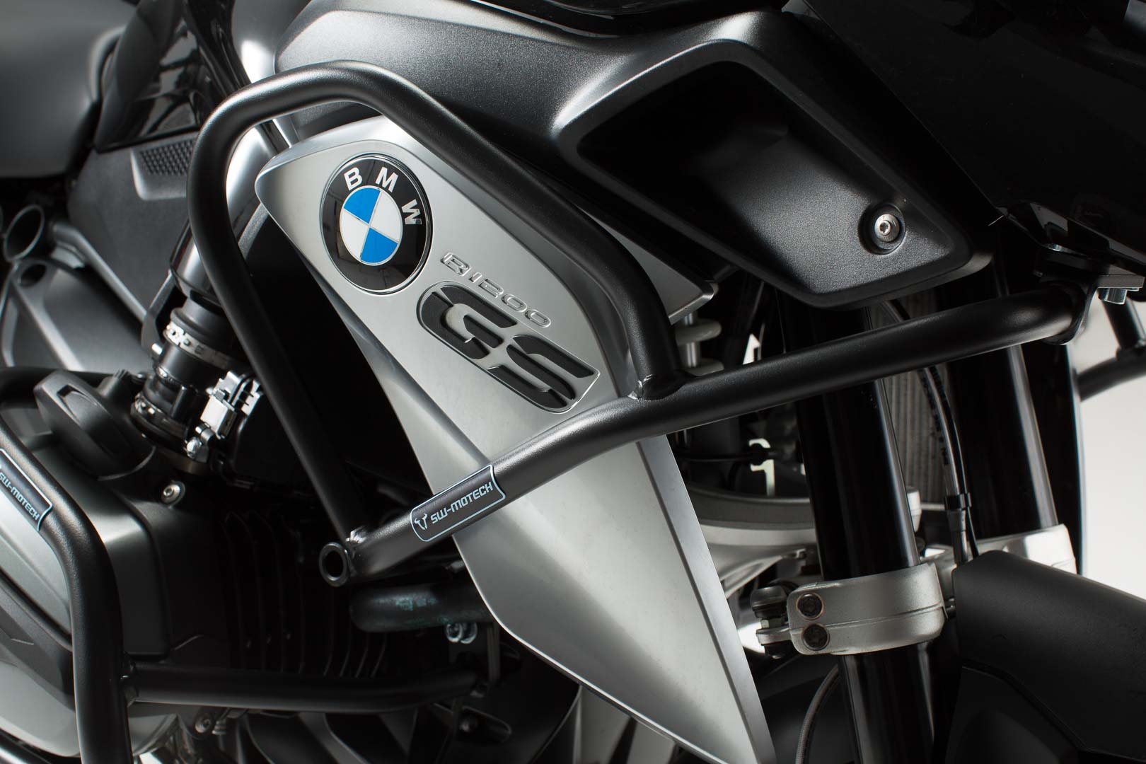 SW-MOTECH Protecciones superiores de motor Negro. BMW R 1200 GS (12-16).