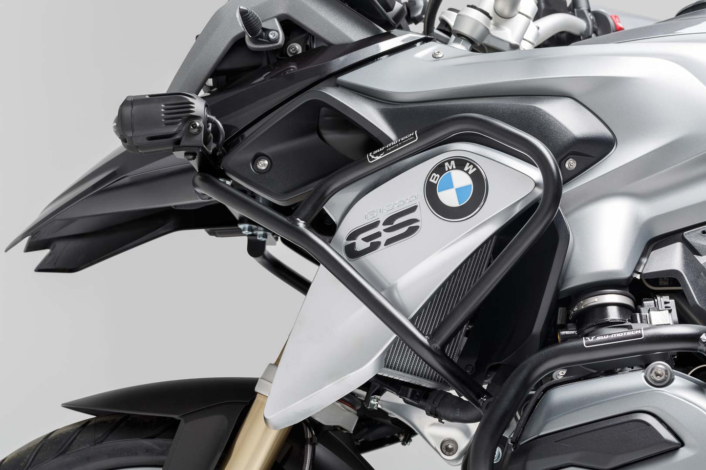 SW-MOTECH Protecciones superiores de motor Negro. BMW R 1200 GS (12-16).