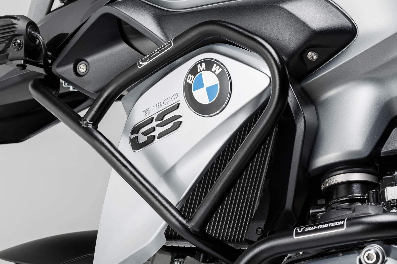 SW-MOTECH Protecciones superiores de motor Negro. BMW R 1200 GS (12-16).
