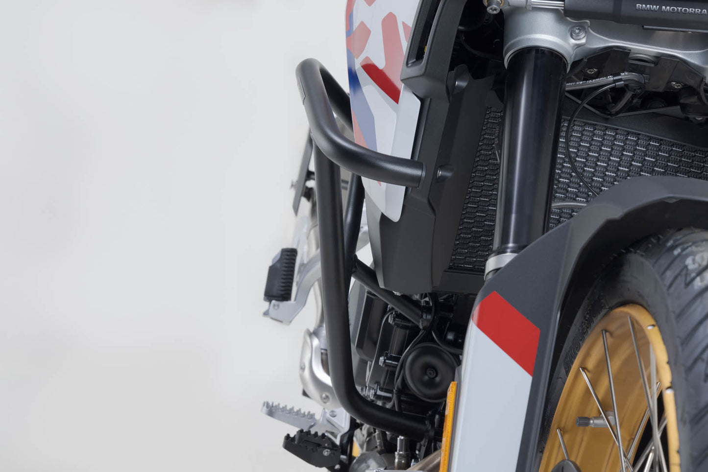 SW-MOTECH Protecciones laterales de motor Nefro. BMW F 750 / 800 / 850 / 900 GS (17-).