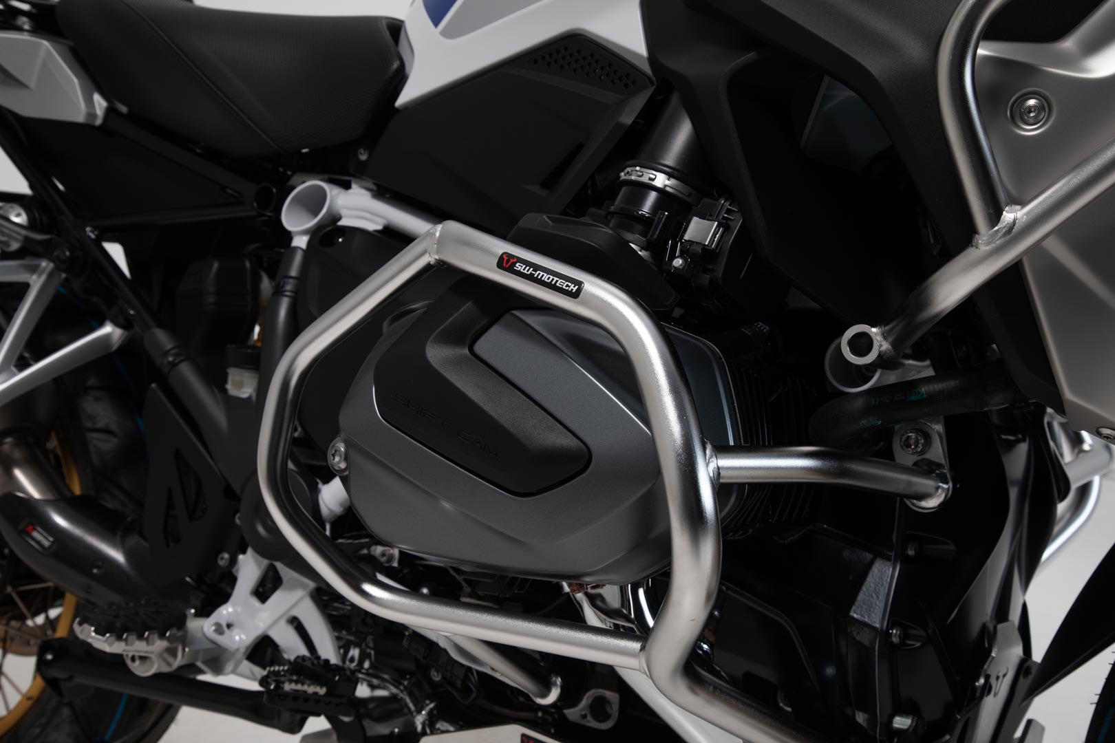 SW-MOTECH Protecciones laterales de motor Acero inoxidable. BMW R1250GS R1250 R/RS (18-).