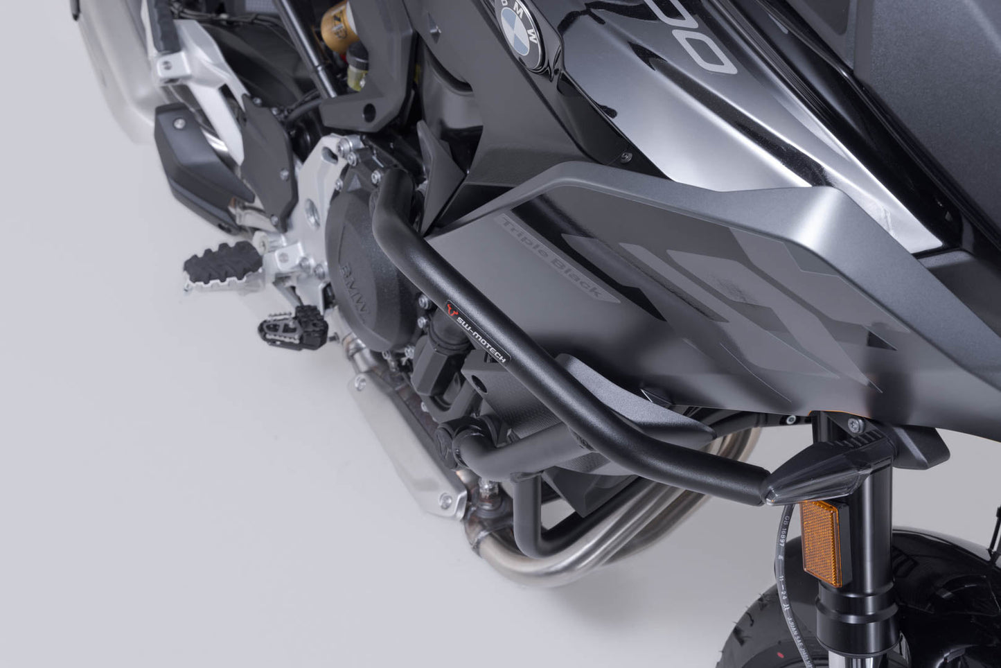 SW-MOTECH Protecciones laterales de motor Negro. BMW F 900 XR (19-).