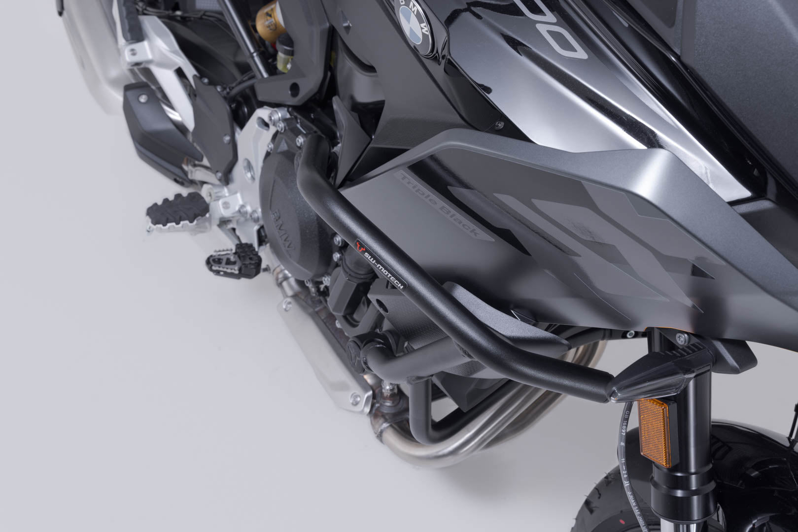 SW-MOTECH Protecciones laterales de motor Negro. BMW F 900 XR (19-).