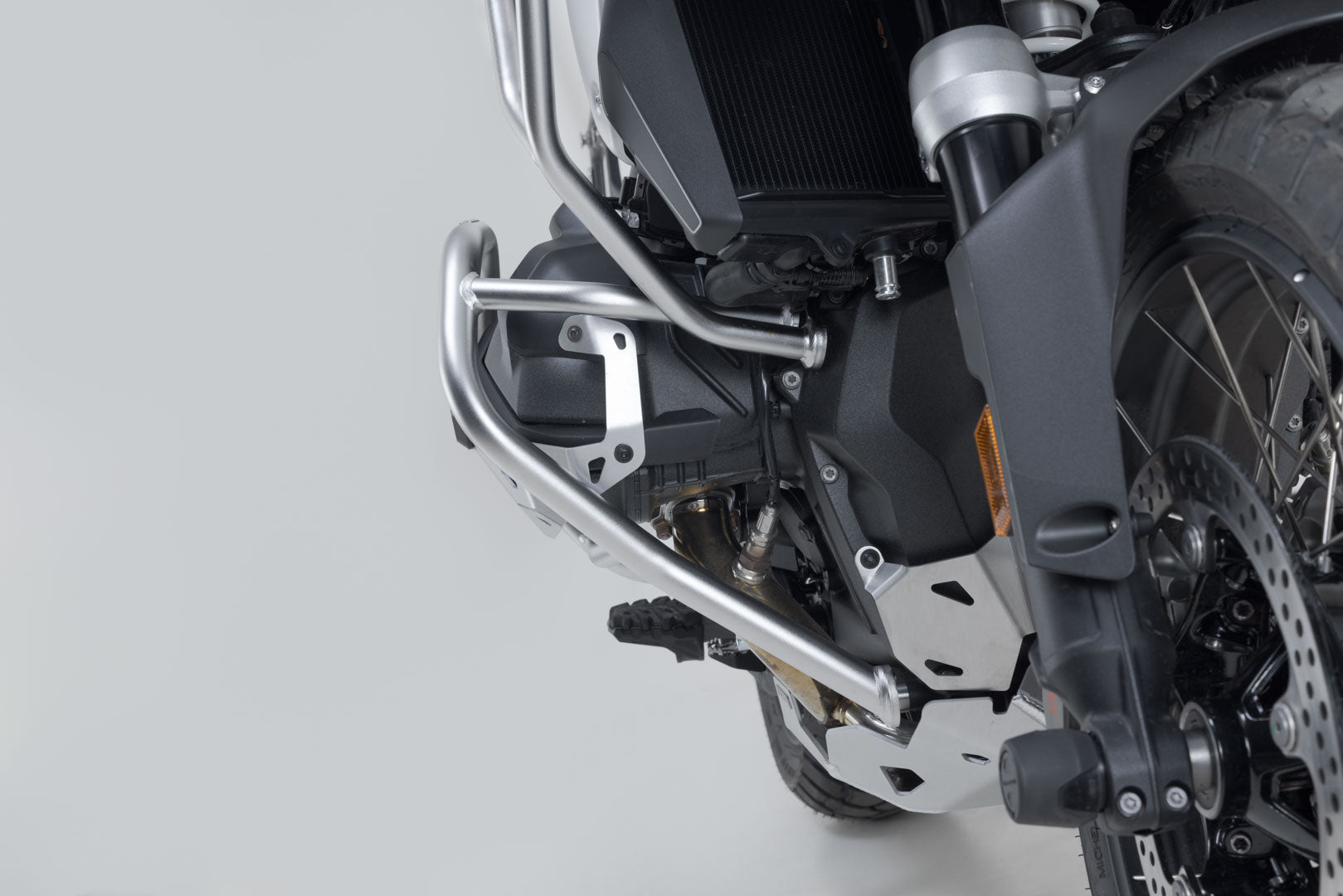SW-MOTECH Protecciones laterales de motor Acero inoxi. BMW R 1300 GS (23-) R 1300 R (25-).