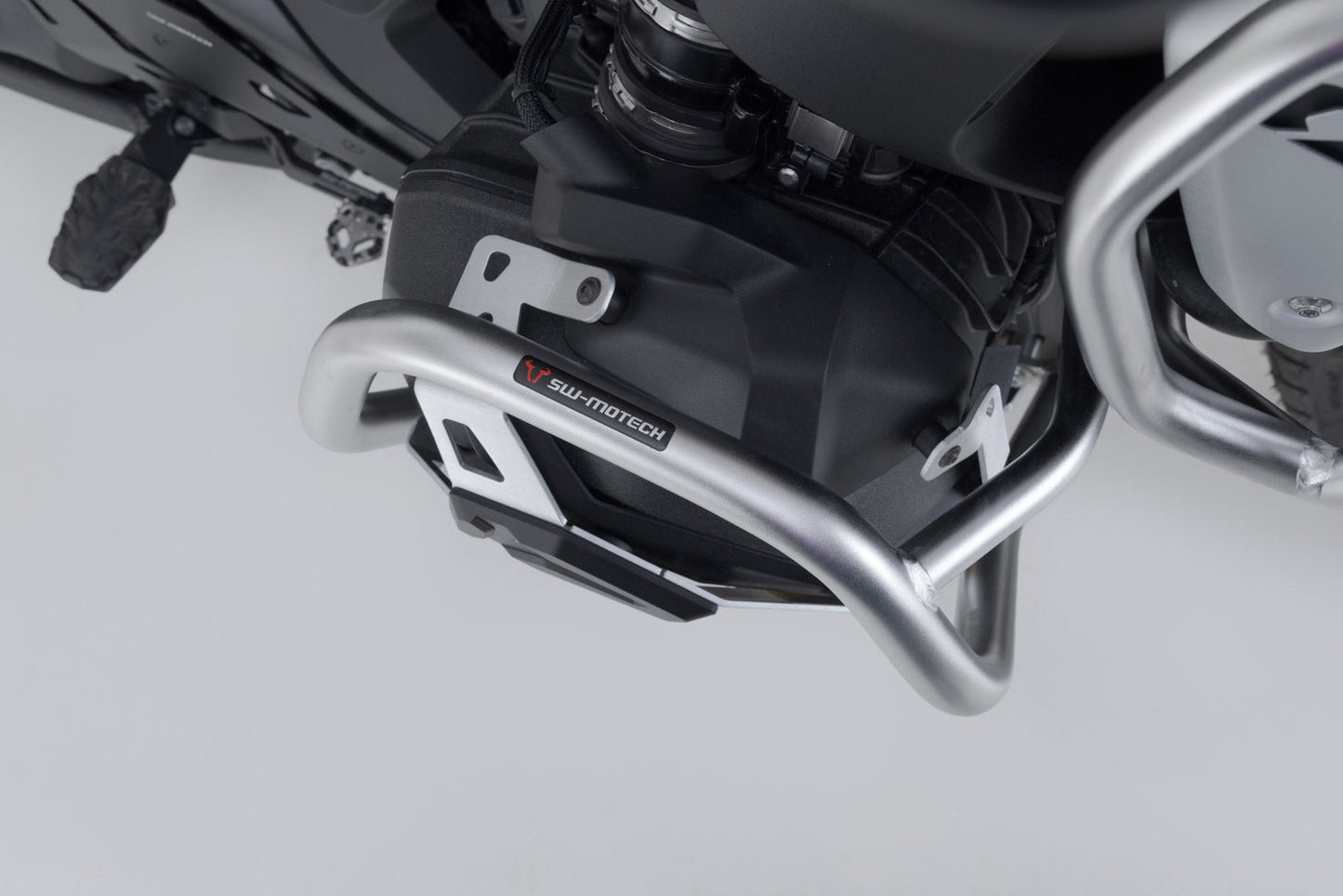 SW-MOTECH Protecciones laterales de motor Acero inoxi. BMW R 1300 GS (23-) R 1300 R (25-).