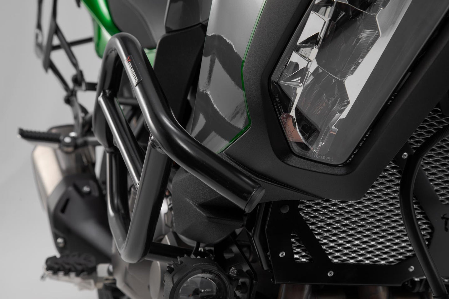 SW-MOTECH Protecciones laterales de motor Negro. Kawasaki Versys 1000 (18-) / 1100 (24-).
