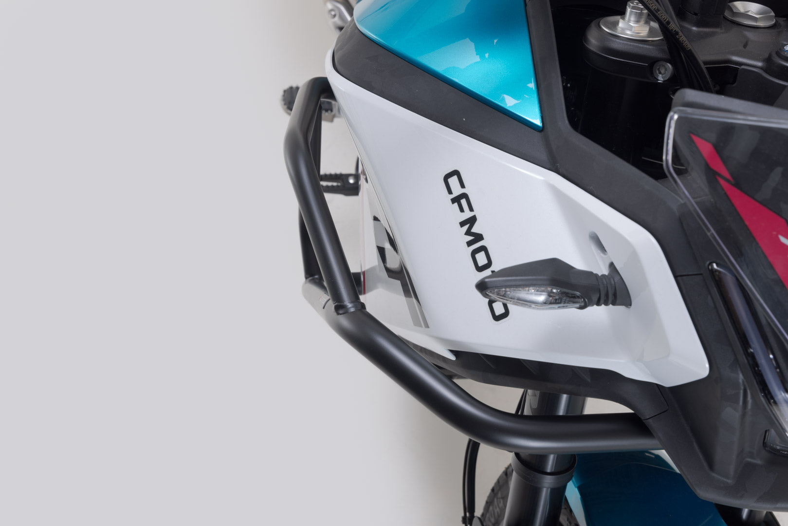 SW-MOTECH Protecciones laterales de motor Negro. CFMoto 450MT (23-).