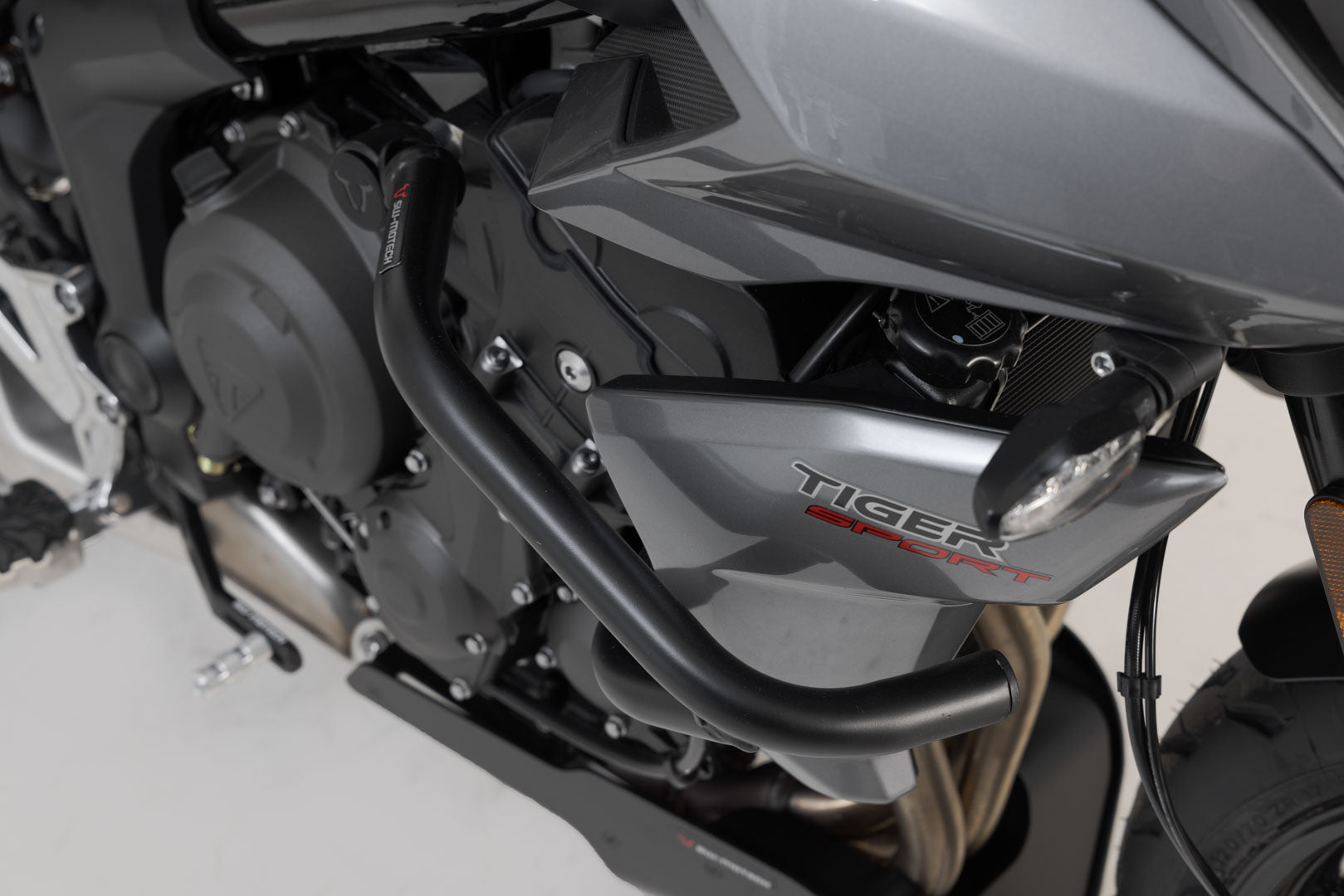 SW-MOTECH Protecciones laterales de motor Negro. Triumph Tiger 660 (21-).