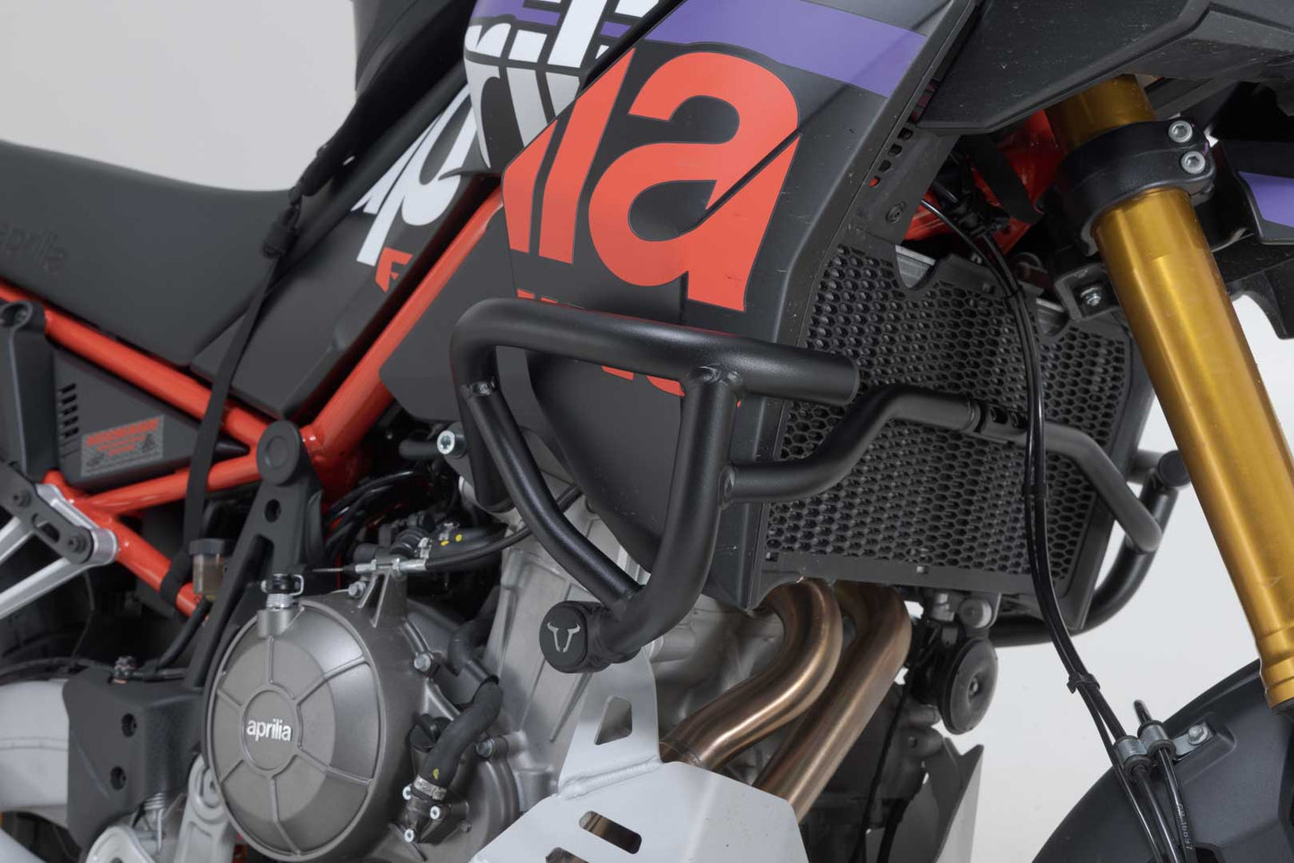 SW-MOTECH Protecciones laterales de motor Negro. Aprilia Tuareg 660 (21-) / Rally (24-).