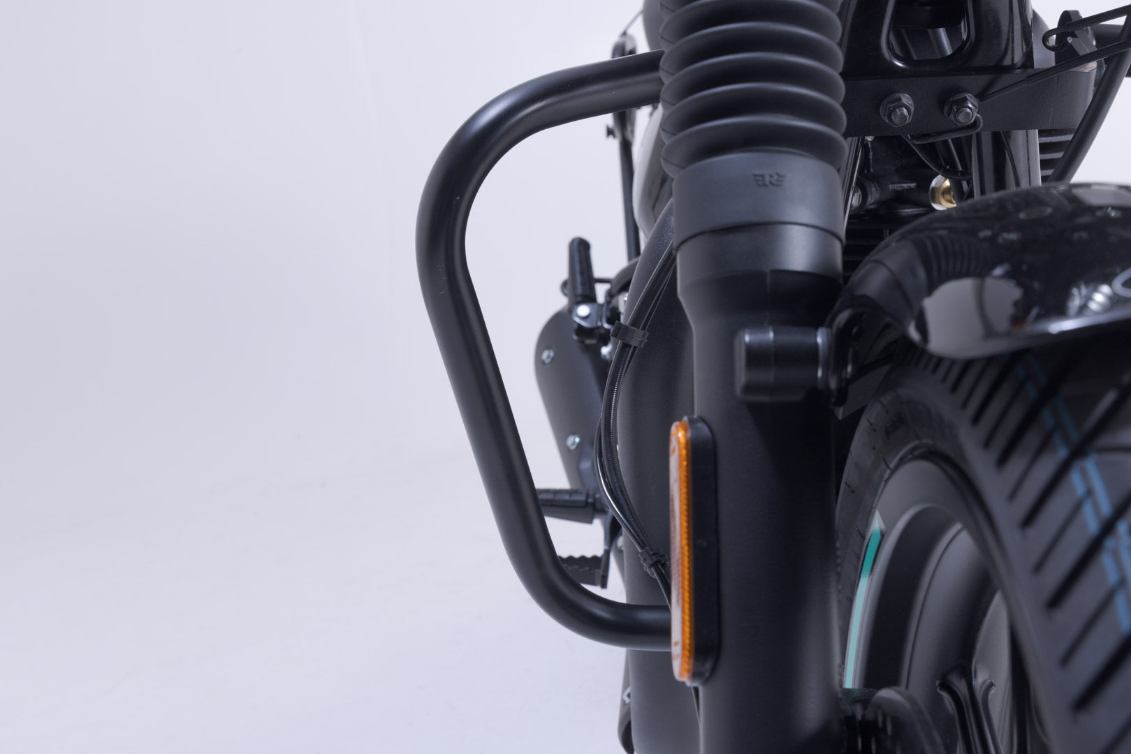 SW-MOTECH Protecciones laterales de motor Negro. Royal Enfield HNTR 350 (23-).