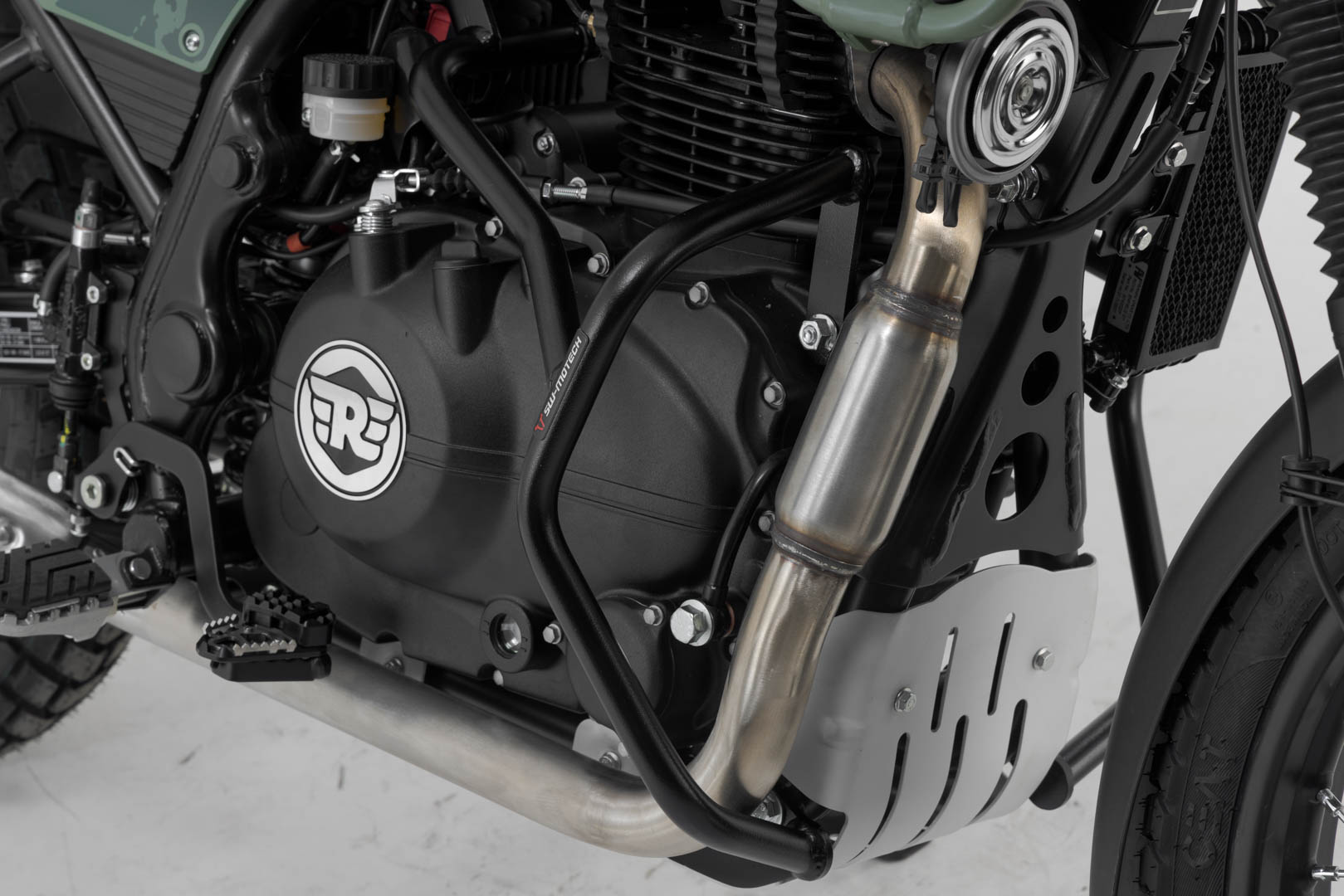 SW-MOTECH Protecciones laterales de motor Negro. Royal Enfield Himalayan (18-).