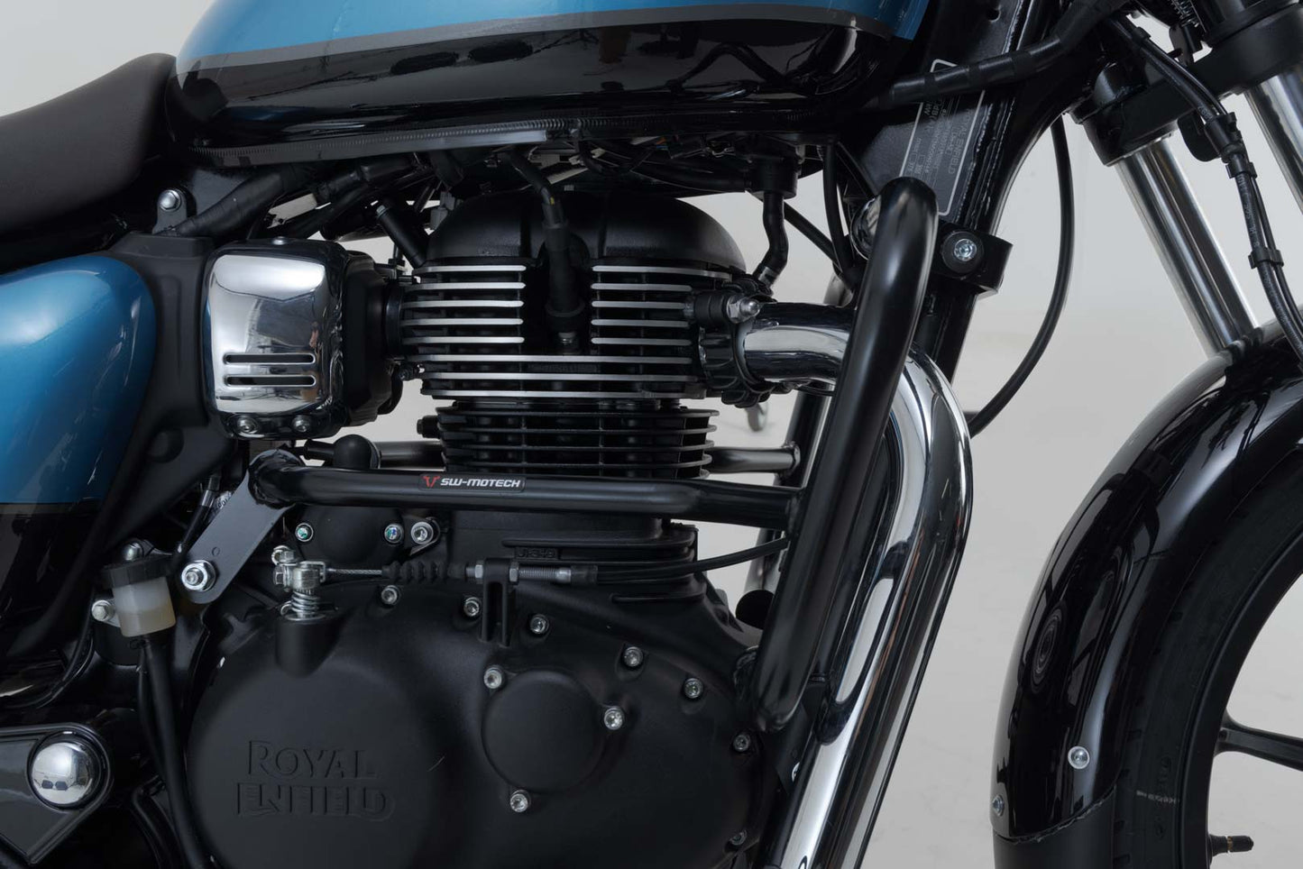 SW-MOTECH Protecciones laterales de motor Negro. Royal Enfield Meteor 350 (19-).