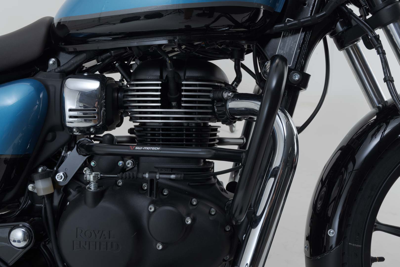 SW-MOTECH Protecciones laterales de motor Negro. Royal Enfield Meteor 350 (19-).