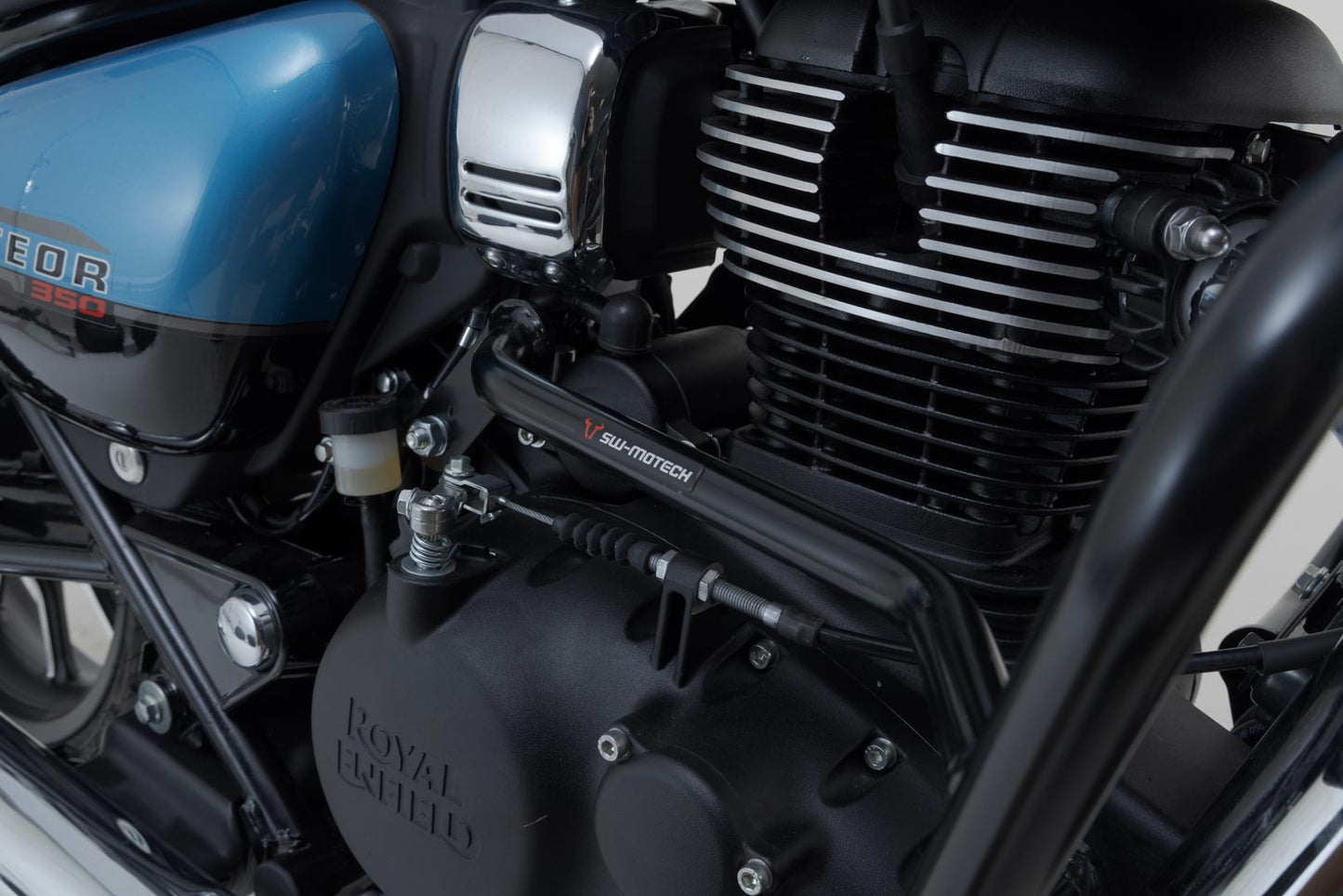 SW-MOTECH Protecciones laterales de motor Negro. Royal Enfield Meteor 350 (19-).