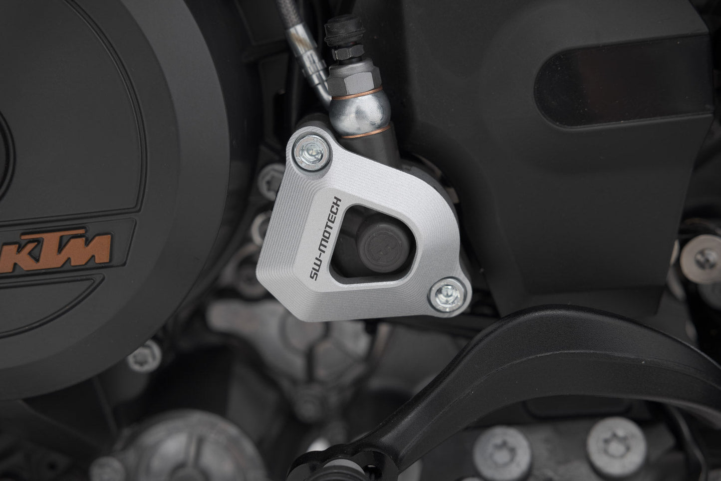 SW-MOTECH Protección para el cilindro receptor del embrague Plateado. Modelos KTM.