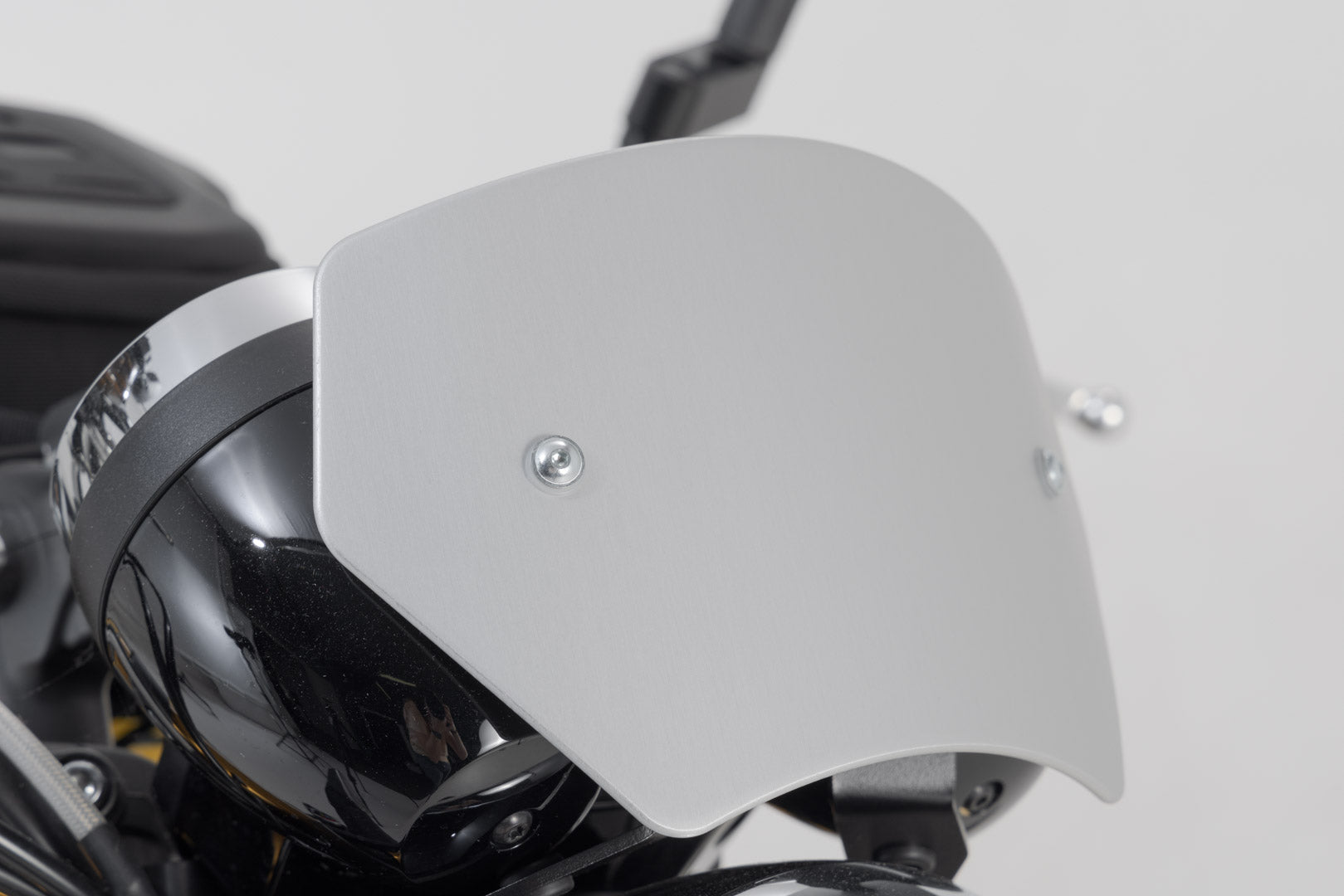SW-MOTECH Parabrisas Plateado. Kawasaki Z900RS (17-) / SE (21-).