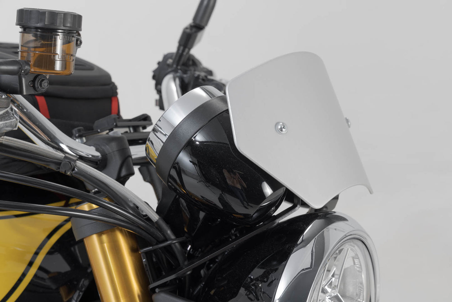 SW-MOTECH Parabrisas Plateado. Kawasaki Z900RS (17-) / SE (21-).