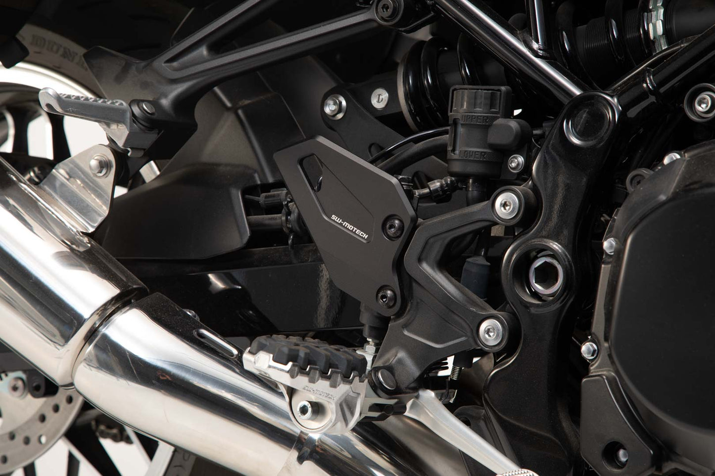 SW-MOTECH Protector de talón Negro. Kawasaki Z900RS/ Cafe / SE (17-).